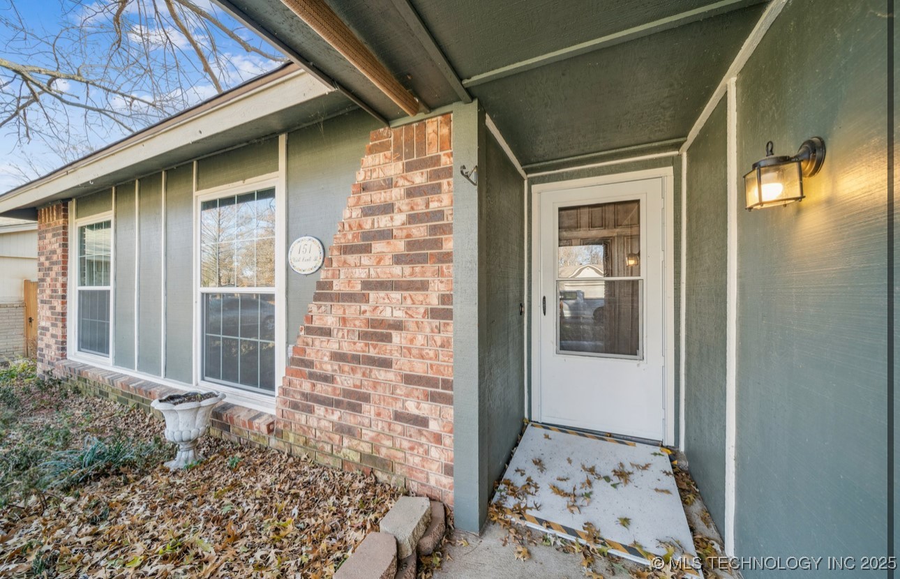 151 W Kent Street Property Photo 2