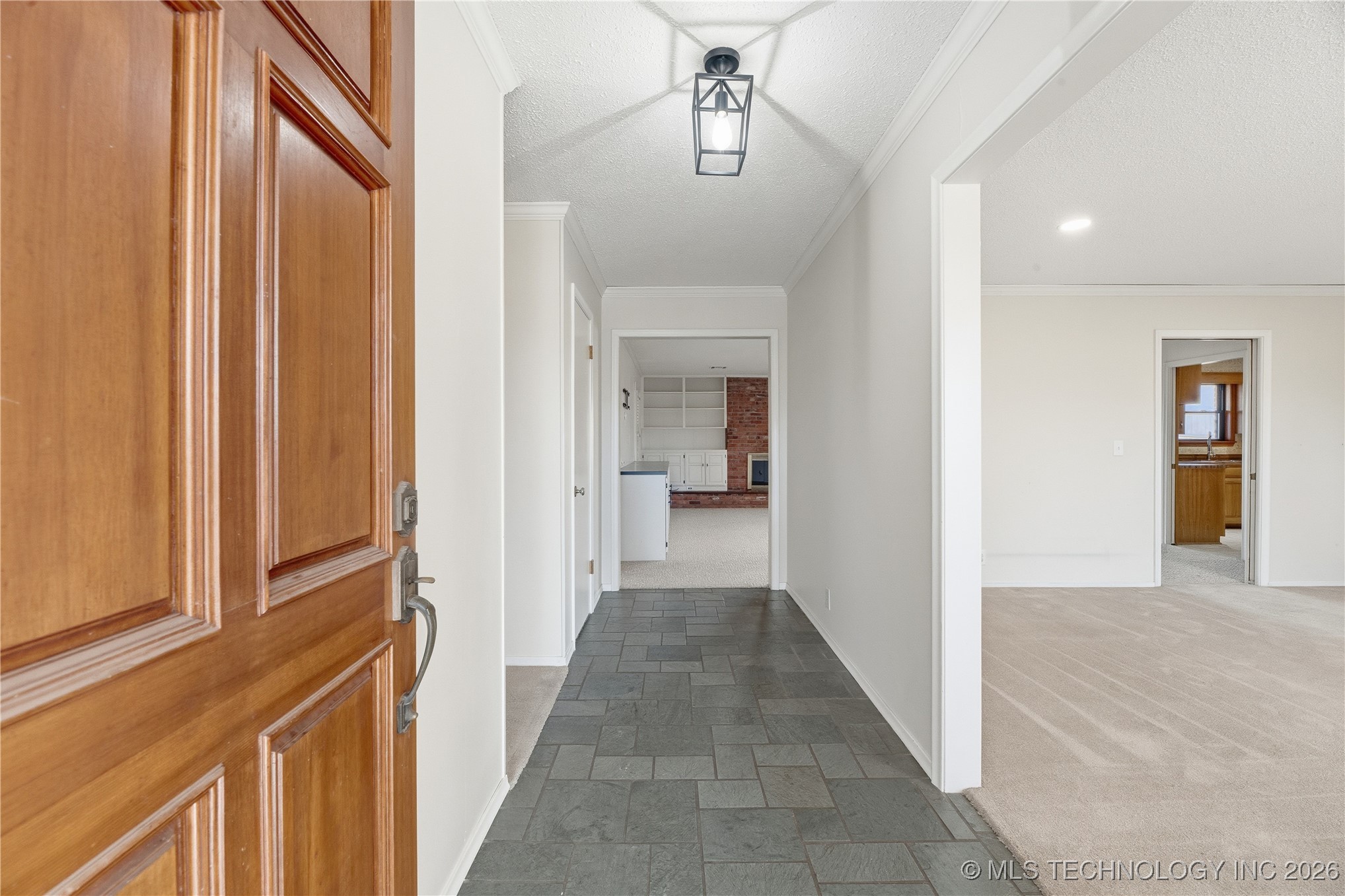 1037 Meadow Drive Property Photo 3