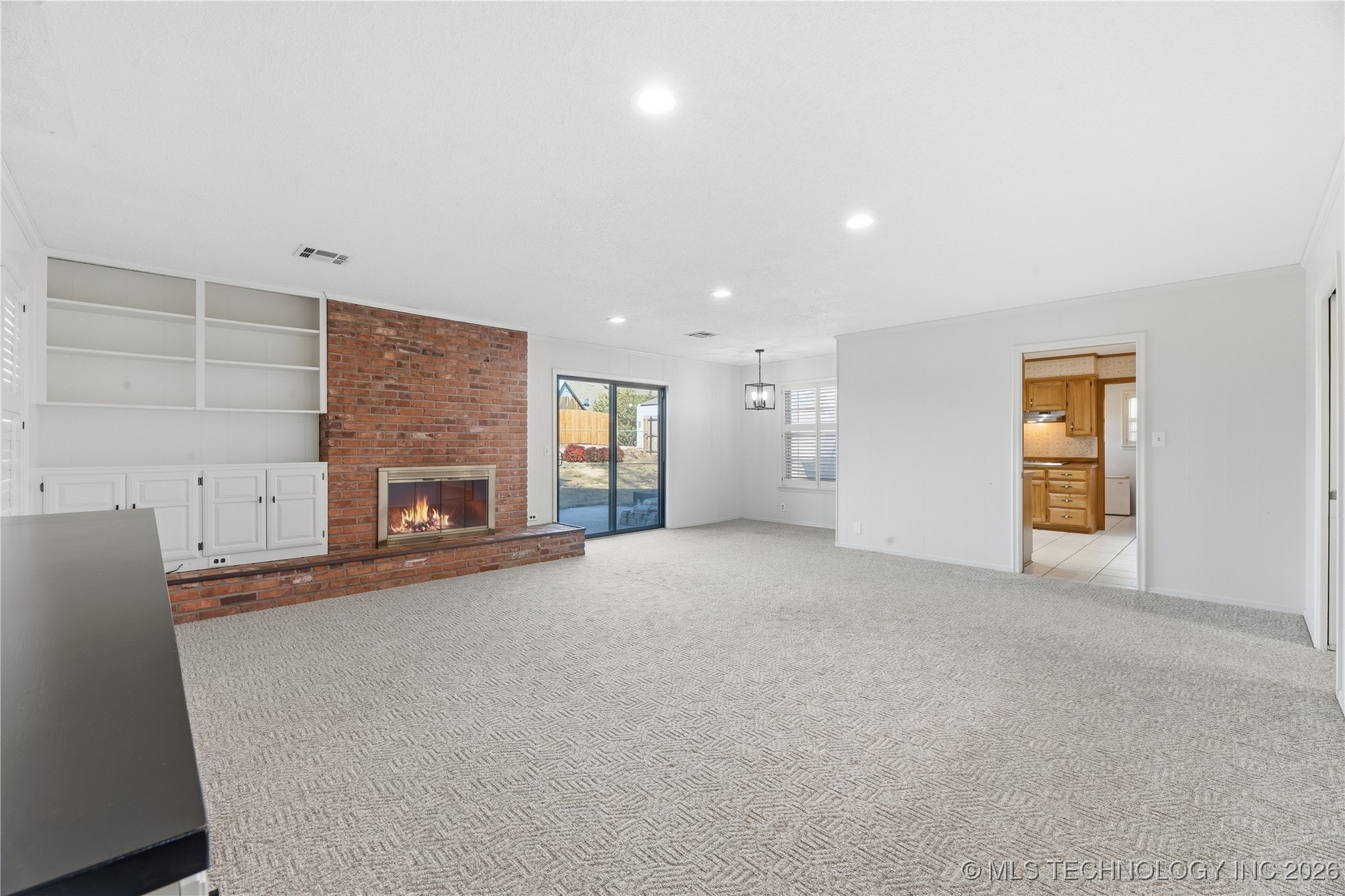 1037 Meadow Drive Property Photo 4