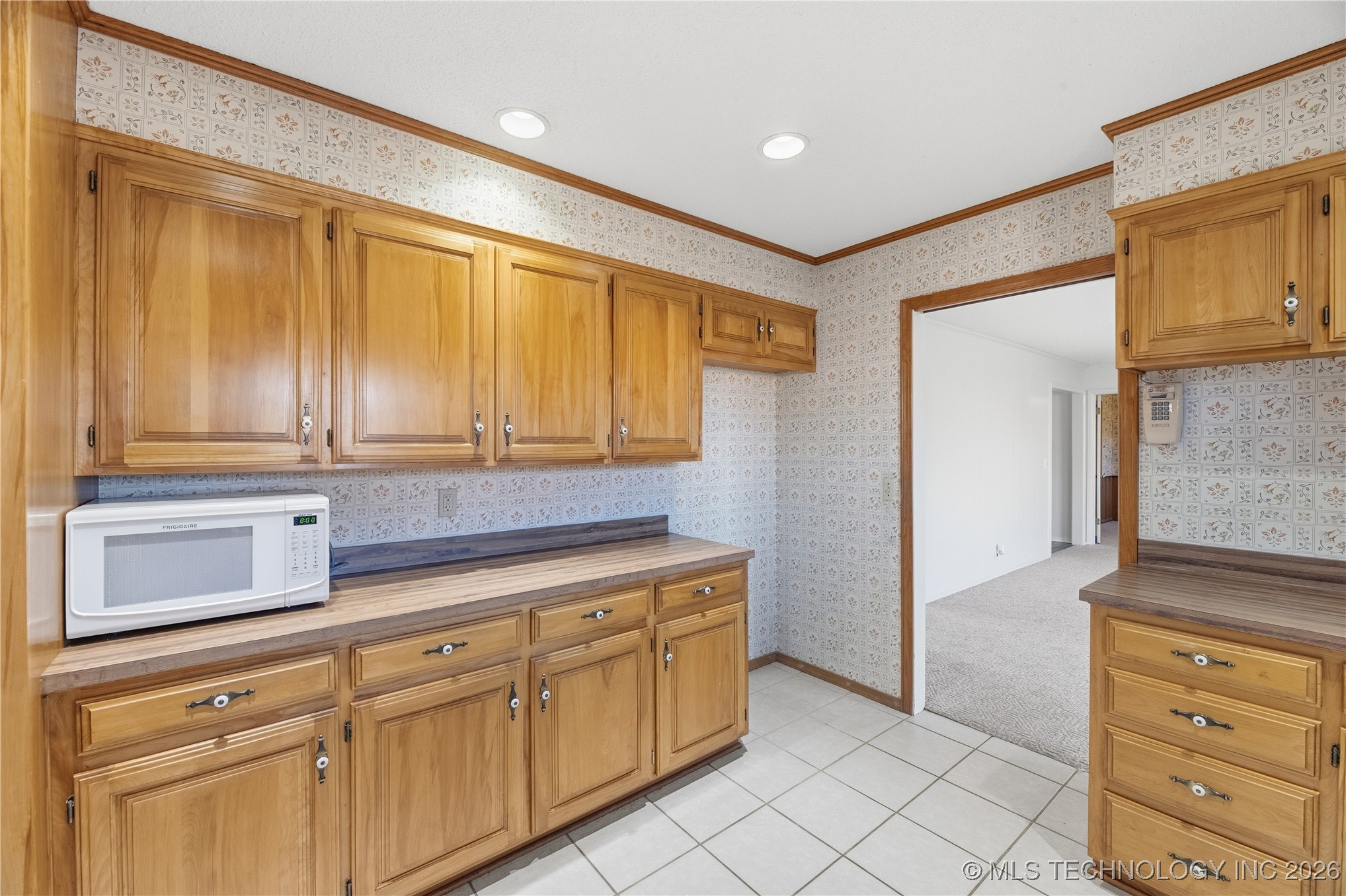 1037 Meadow Drive Property Photo 11