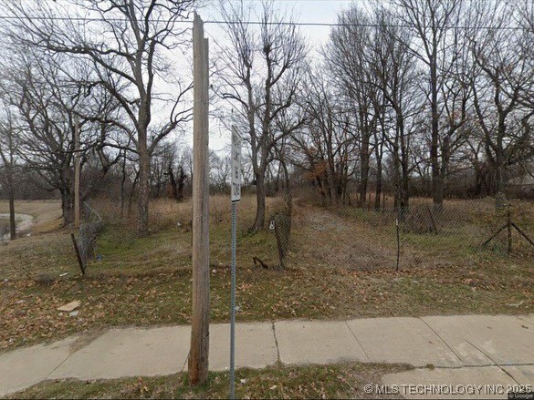 833 E 46th Street N Property Photo 4