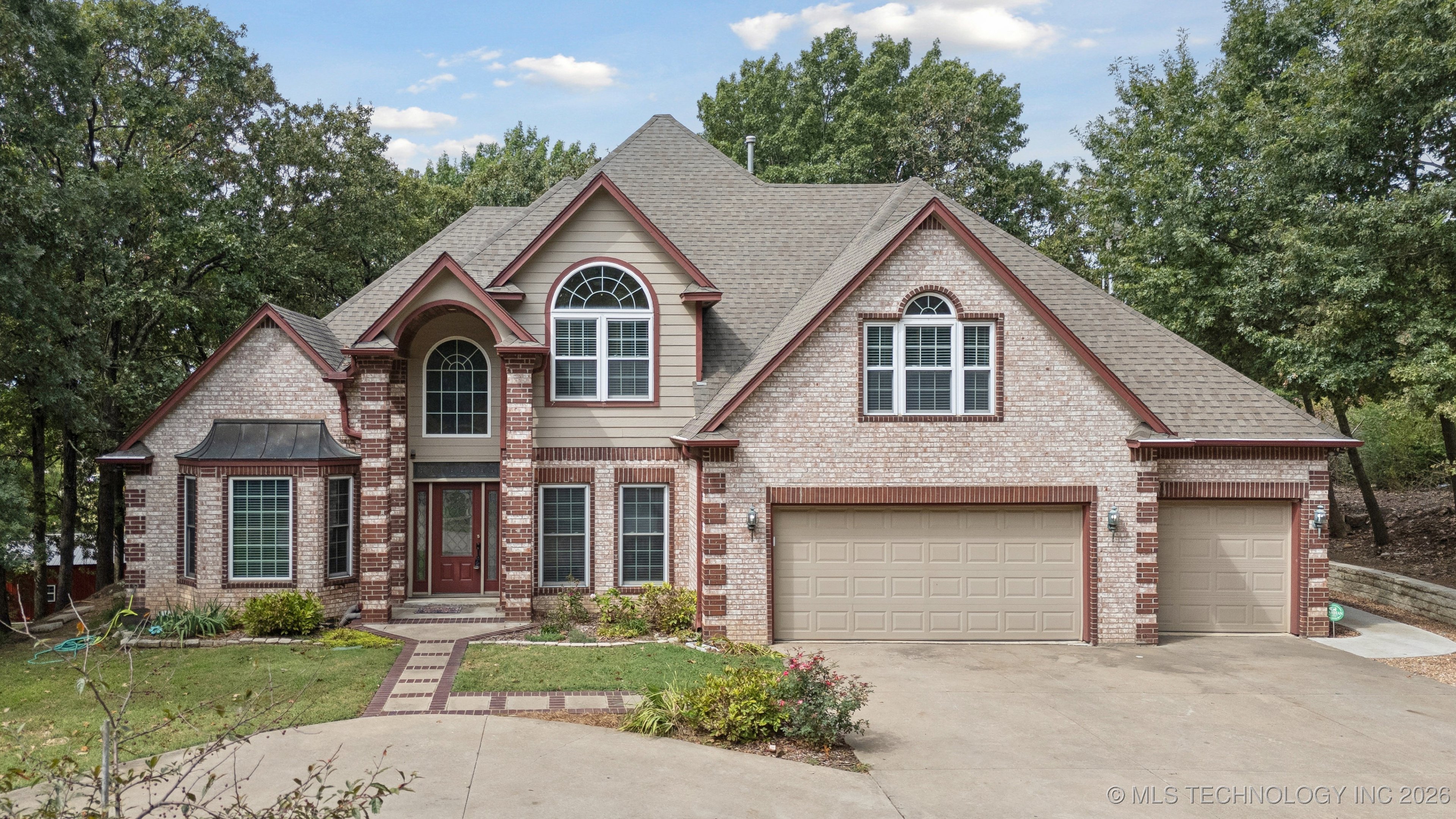 7964 S 33rd West Avenue Property Photo 1