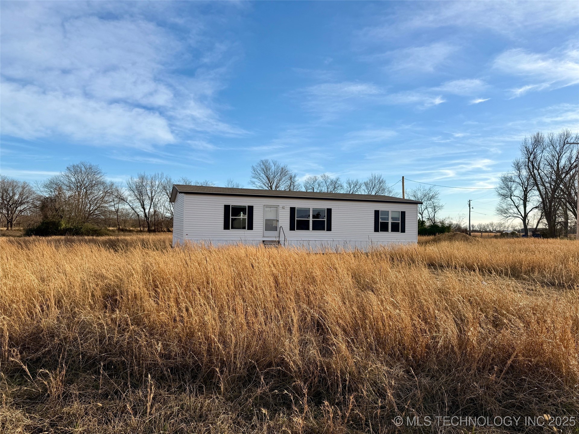 9774 N 441 Road Property Photo 1