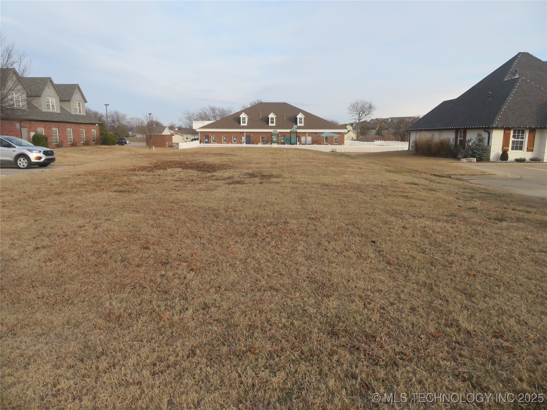 8817 E 145th Street N Property Photo 5