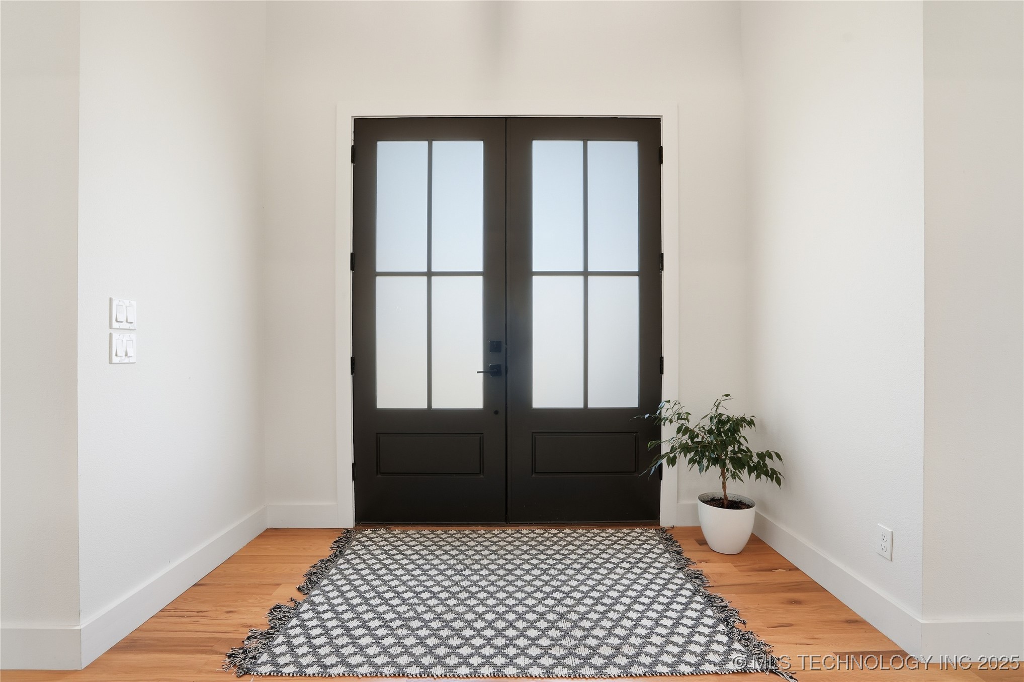 2714 Falls Bend Drive Property Photo 4