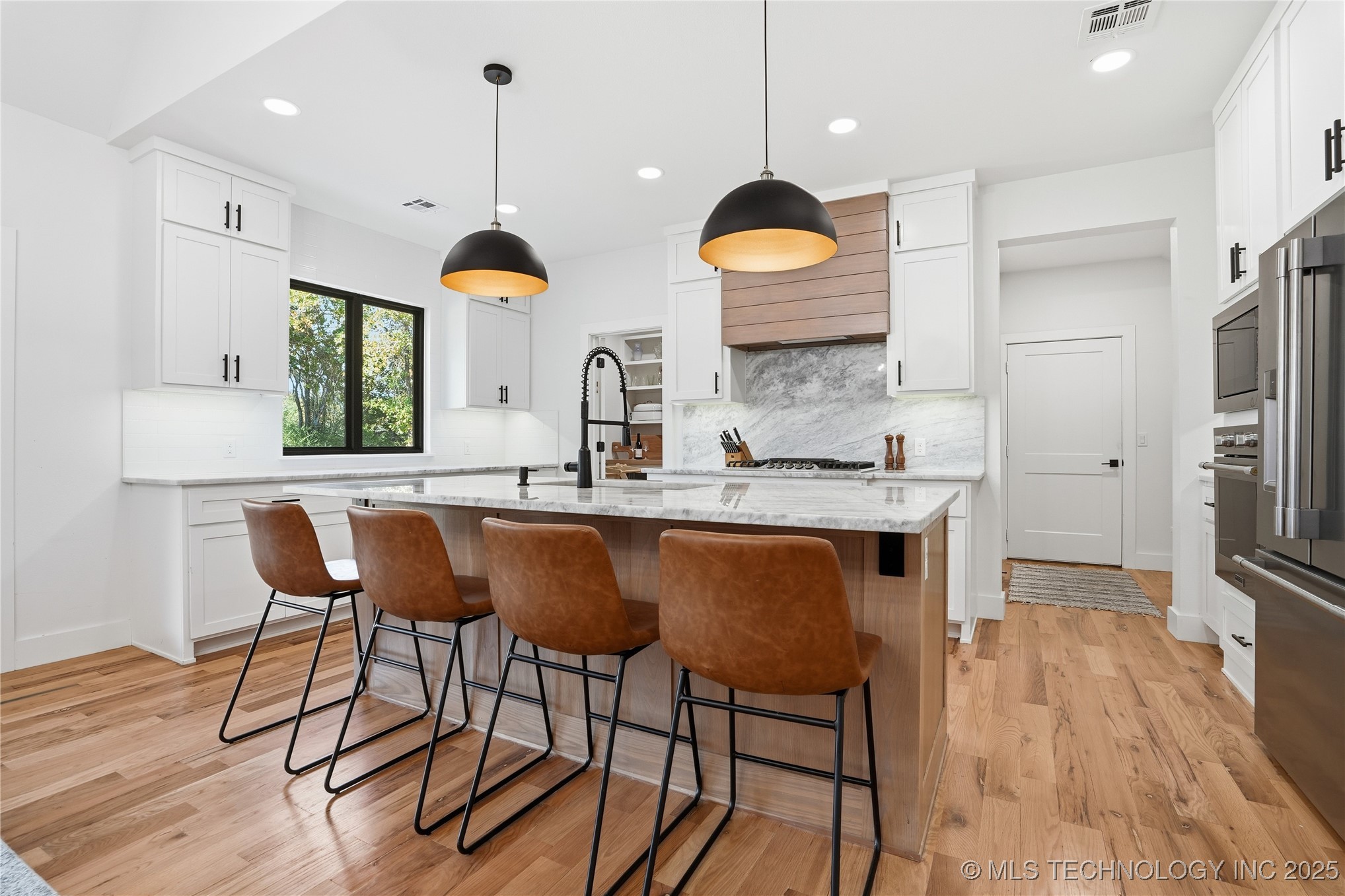 2714 Falls Bend Drive Property Photo 17