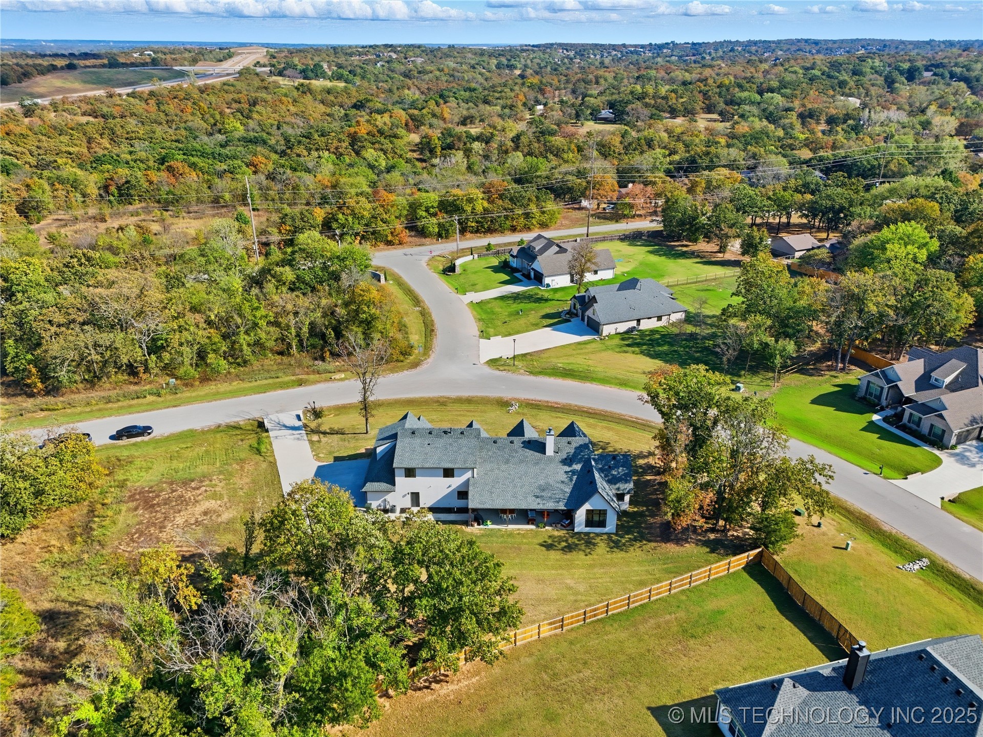 2714 Falls Bend Drive Property Photo 63