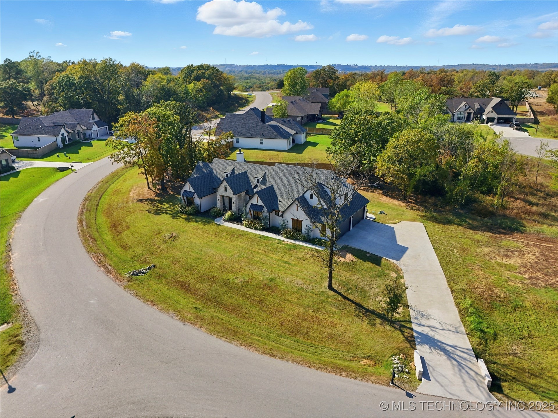 2714 Falls Bend Drive Property Photo 68