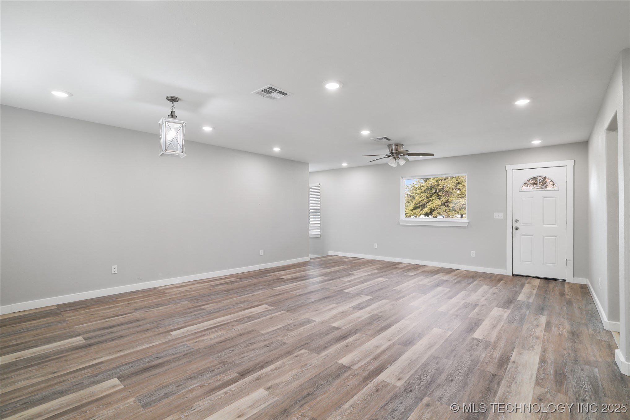 513 W Main Street Property Photo 3