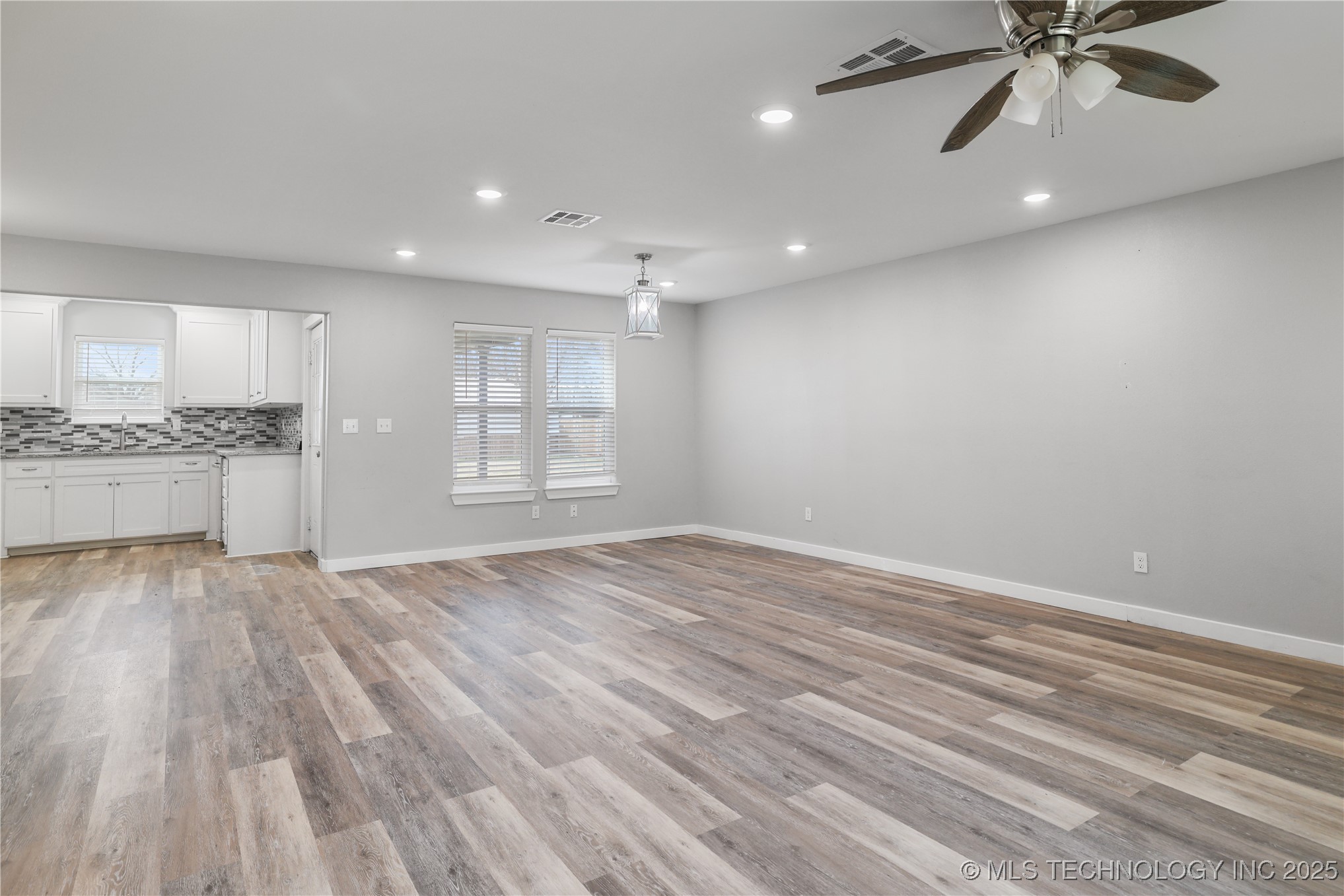 513 W Main Street Property Photo 4