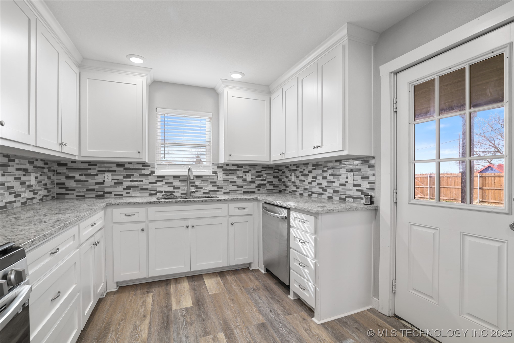 513 W Main Street Property Photo 6