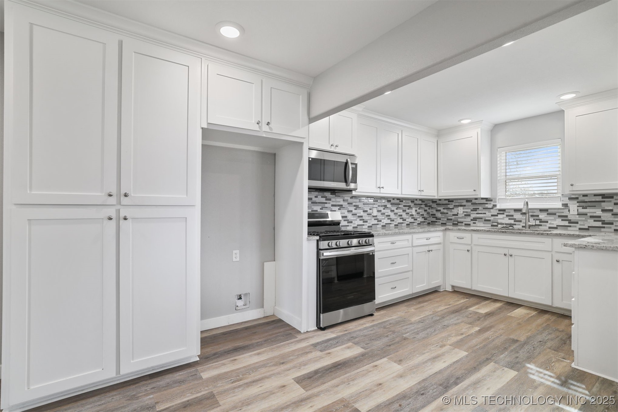 513 W Main Street Property Photo 7