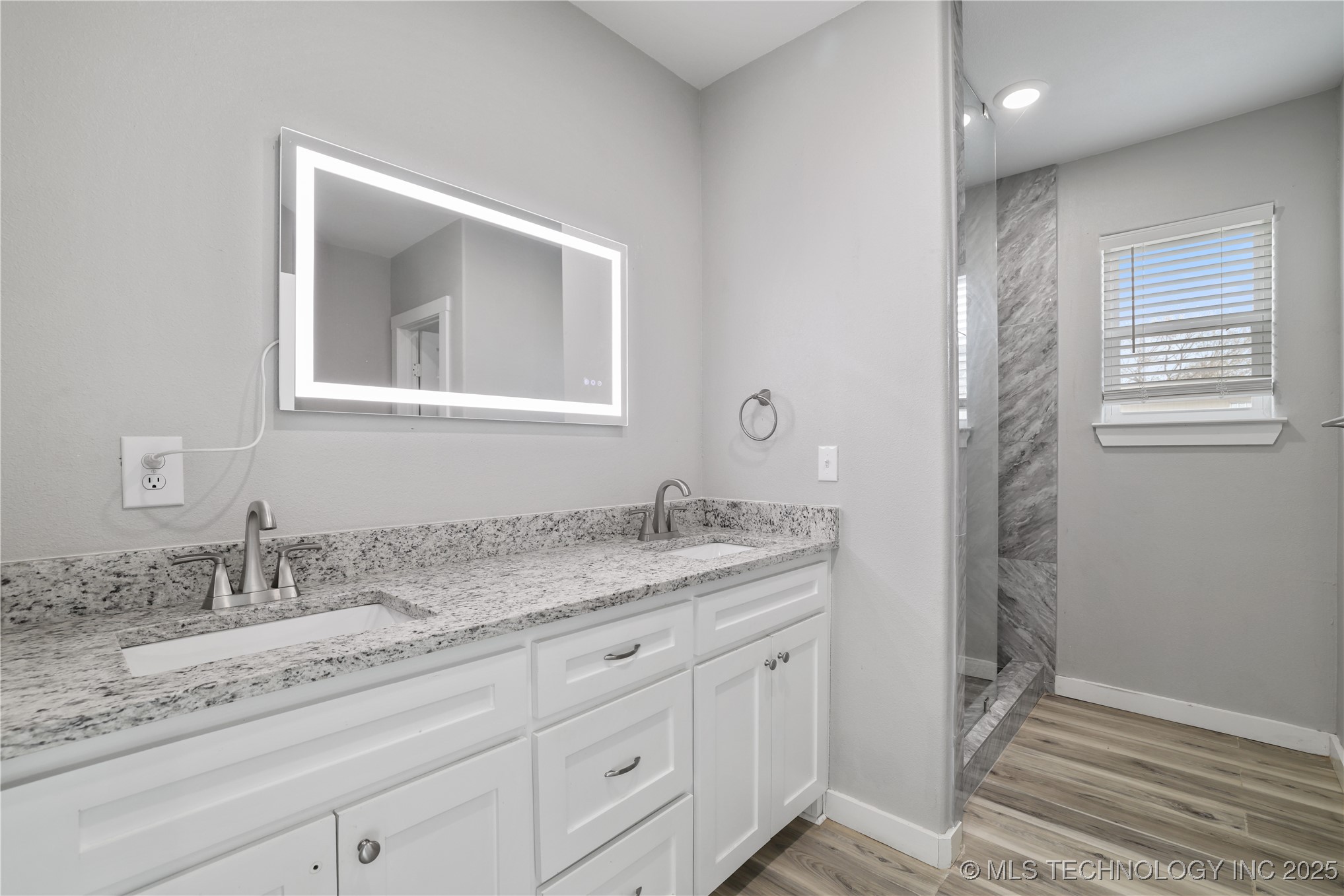 513 W Main Street Property Photo 10