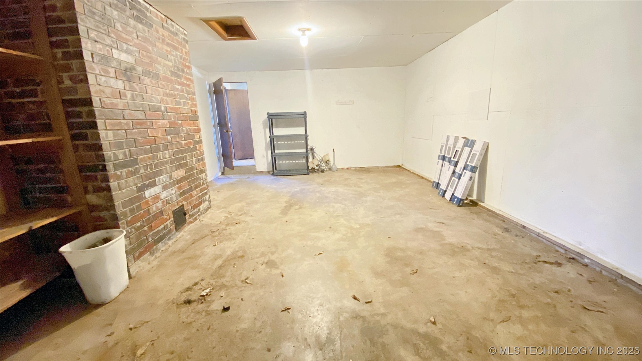 1104 Michael Street Property Photo 24