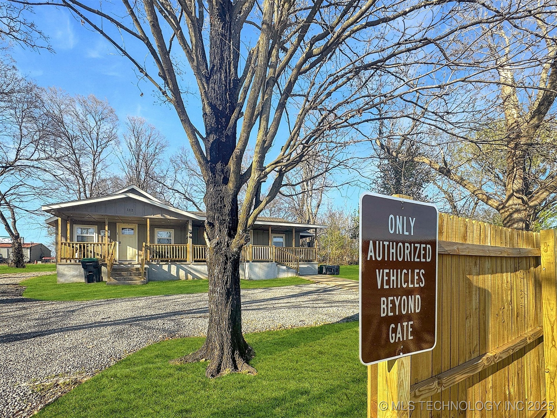 112 W Allen Road Property Photo 3