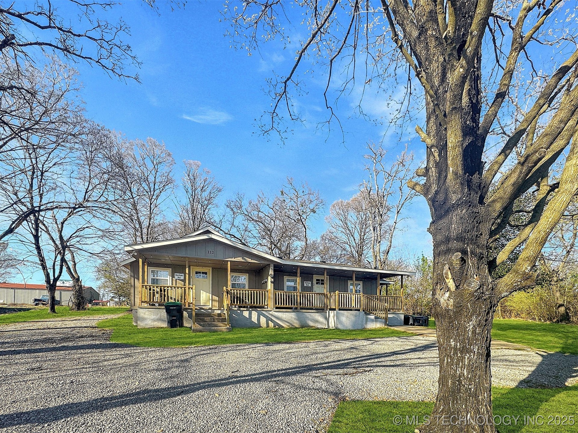 112 W Allen Road Property Photo 4