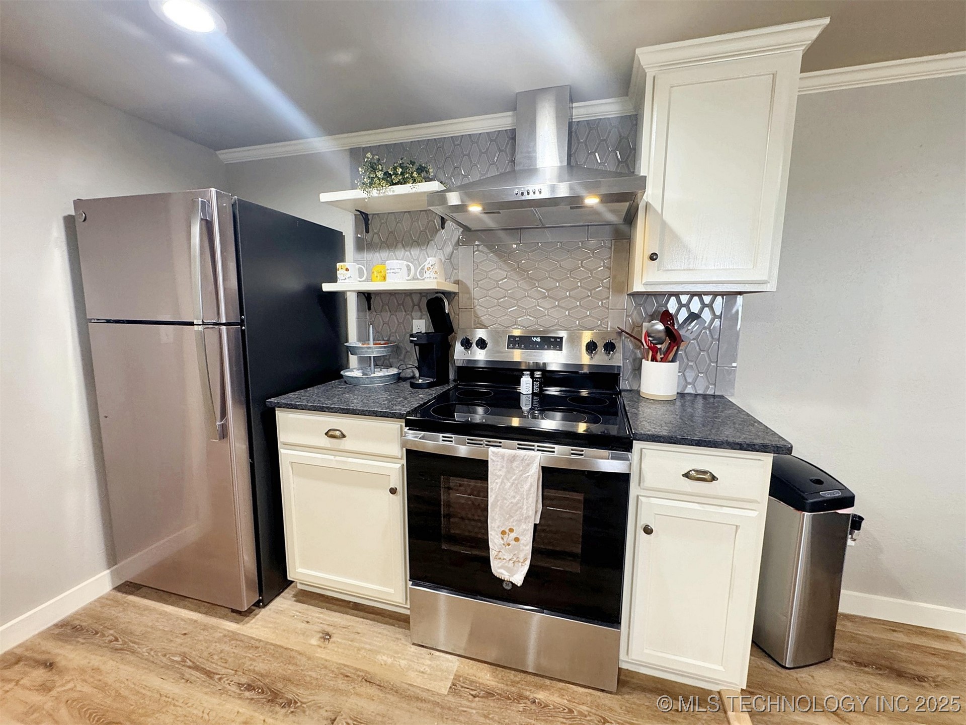 112 W Allen Road Property Photo 22