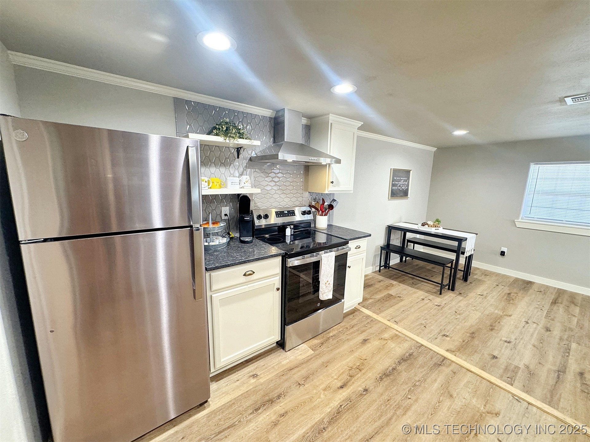 112 W Allen Road Property Photo 23