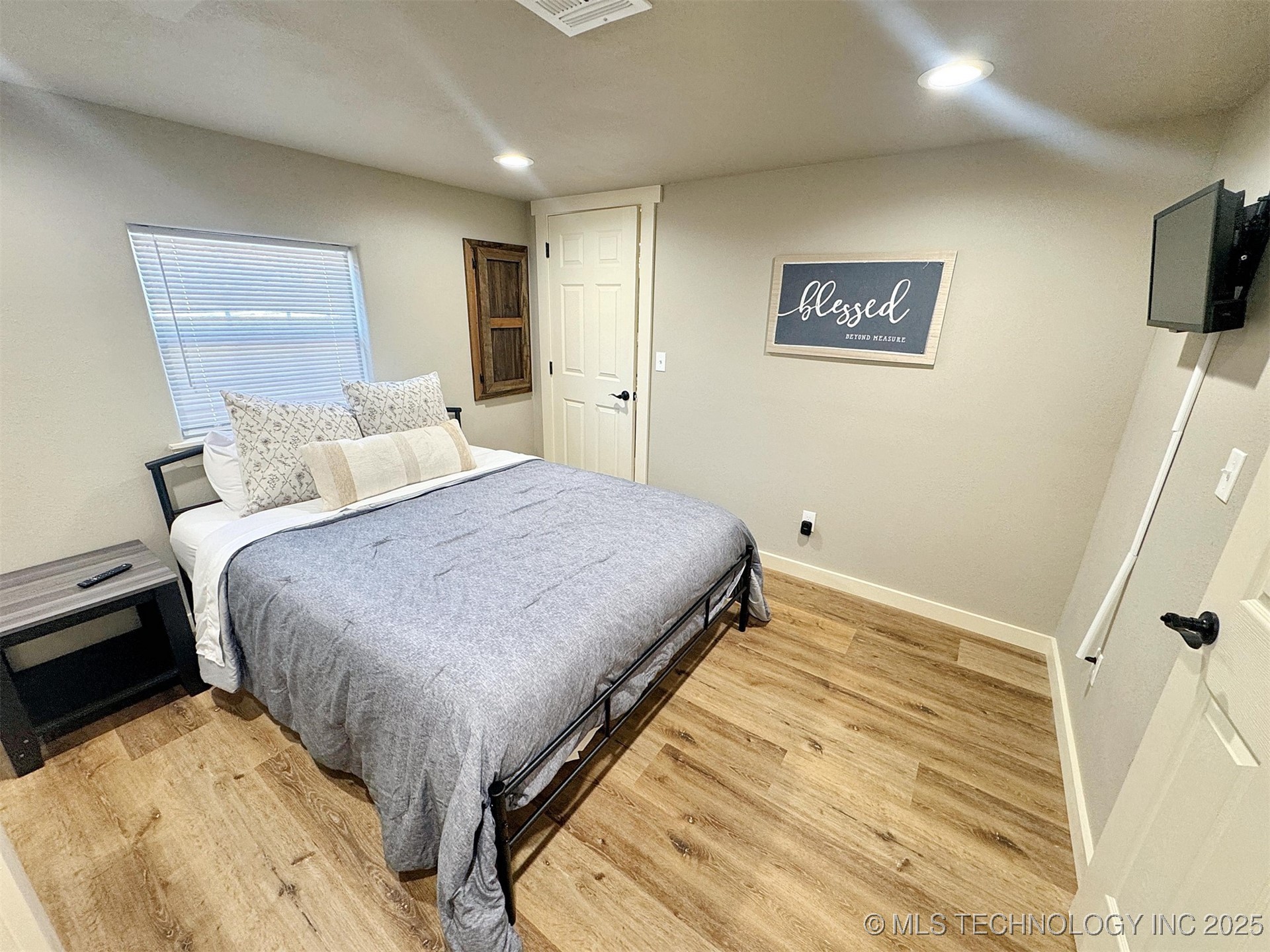 112 W Allen Road Property Photo 29