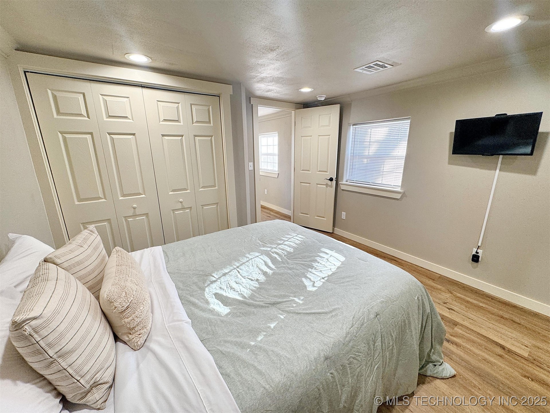 112 W Allen Road Property Photo 38