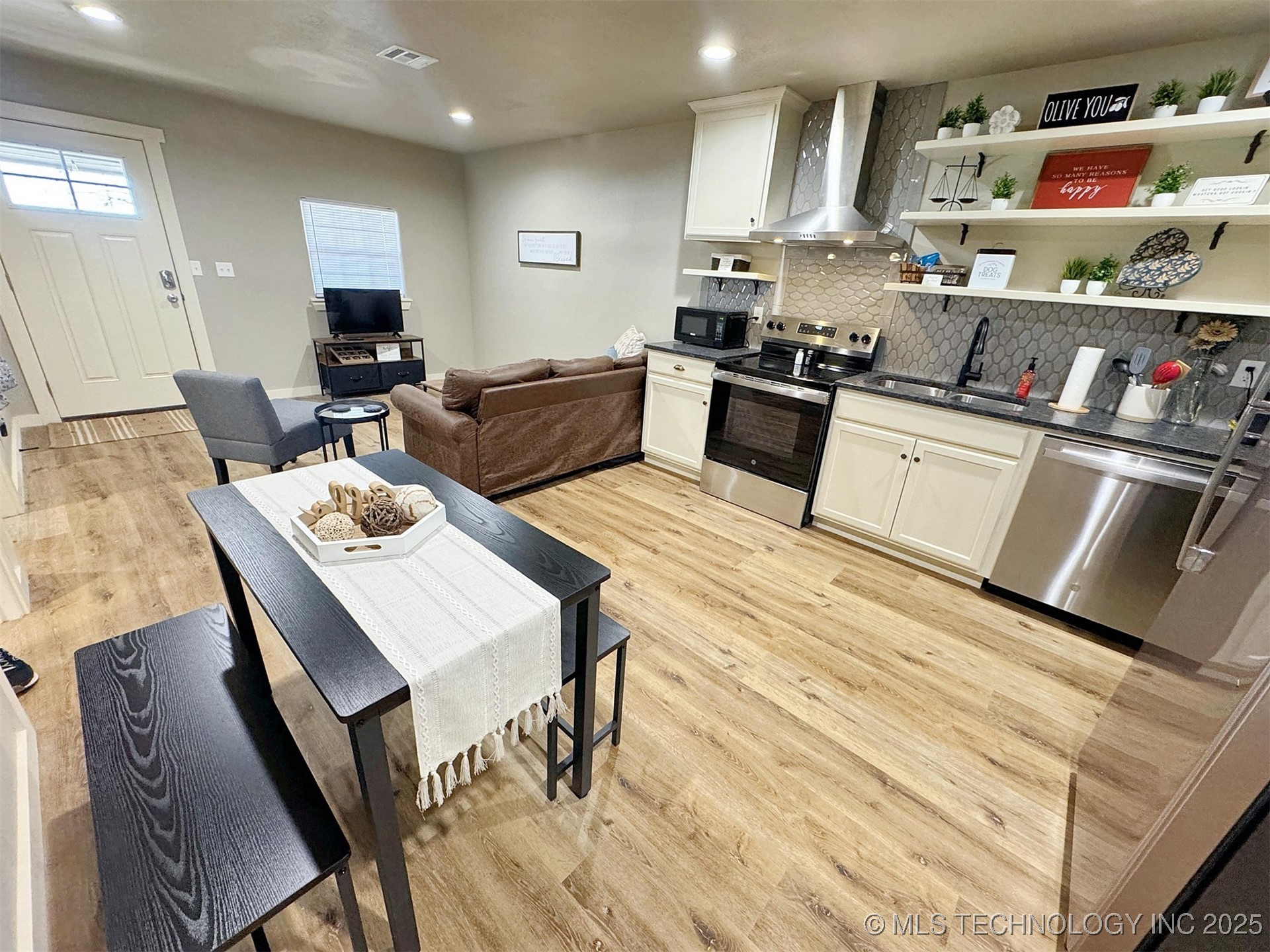 112 W Allen Road Property Photo 55