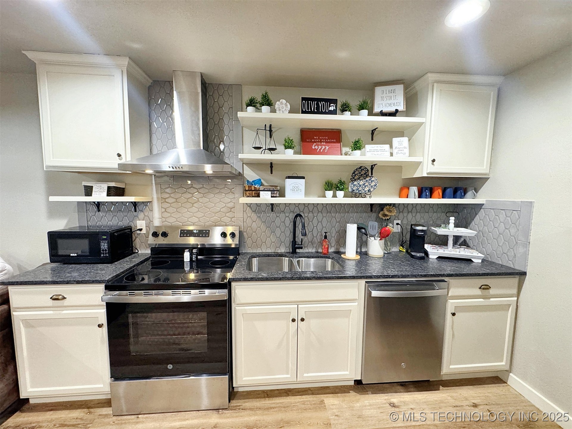 112 W Allen Road Property Photo 57