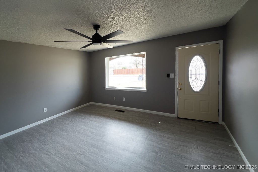 2203 S 124th East Avenue Property Photo 4