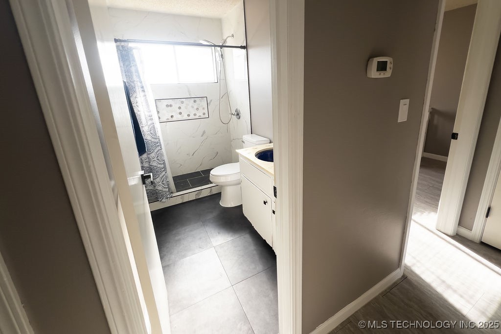 2203 S 124th East Avenue Property Photo 11