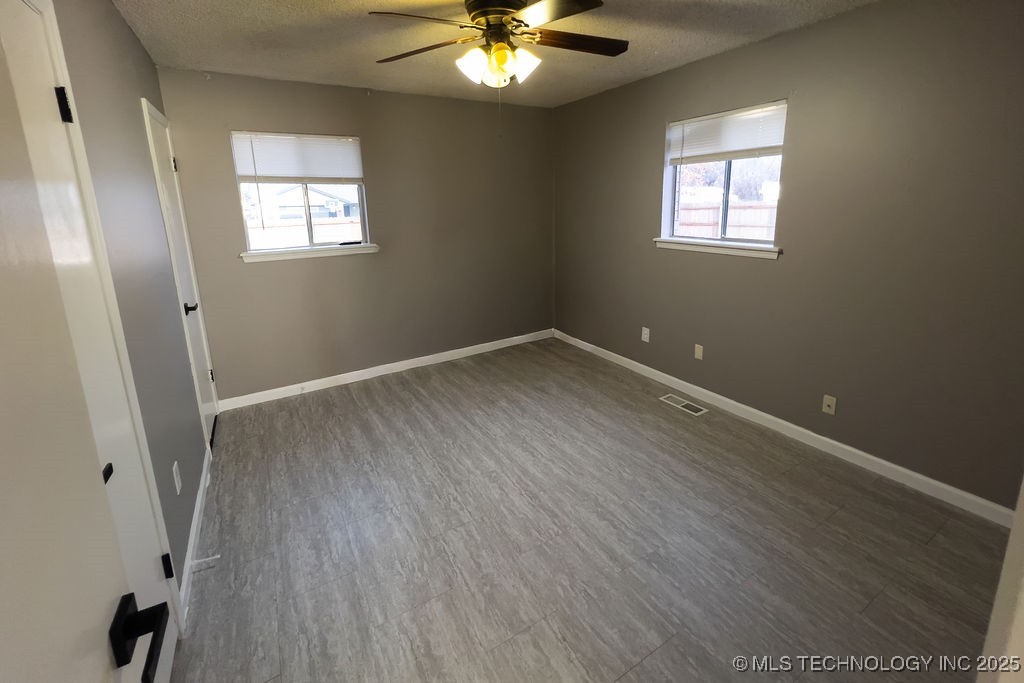 2203 S 124th East Avenue Property Photo 15