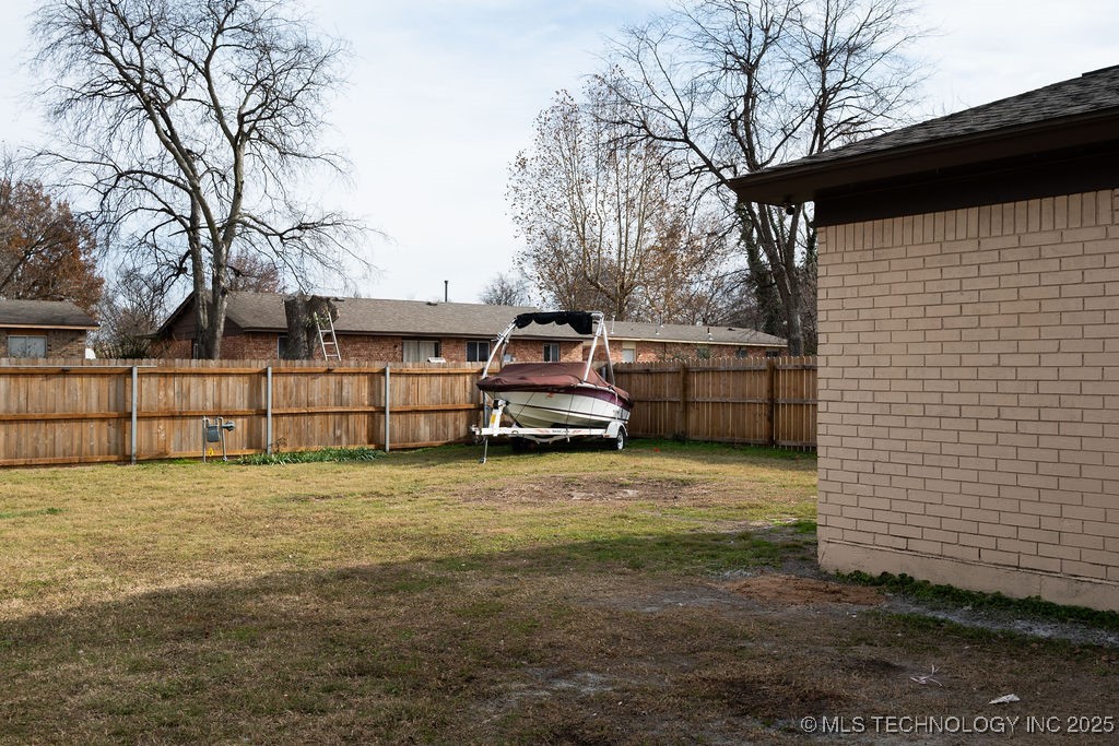 2203 S 124th East Avenue Property Photo 21
