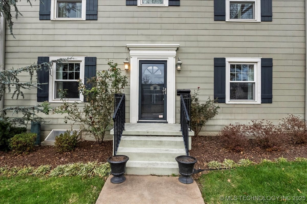 2245 E 22nd Place S Property Photo 8