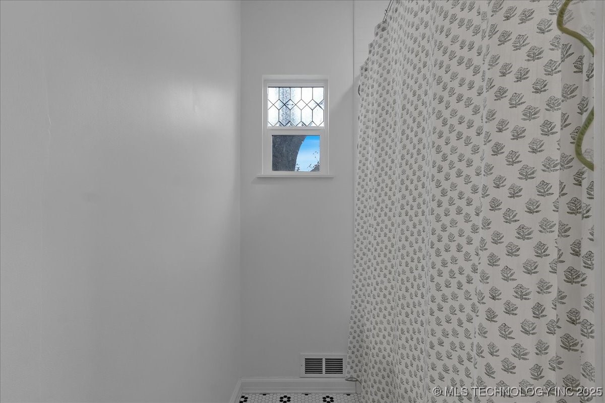 2245 E 22nd Place S Property Photo 40