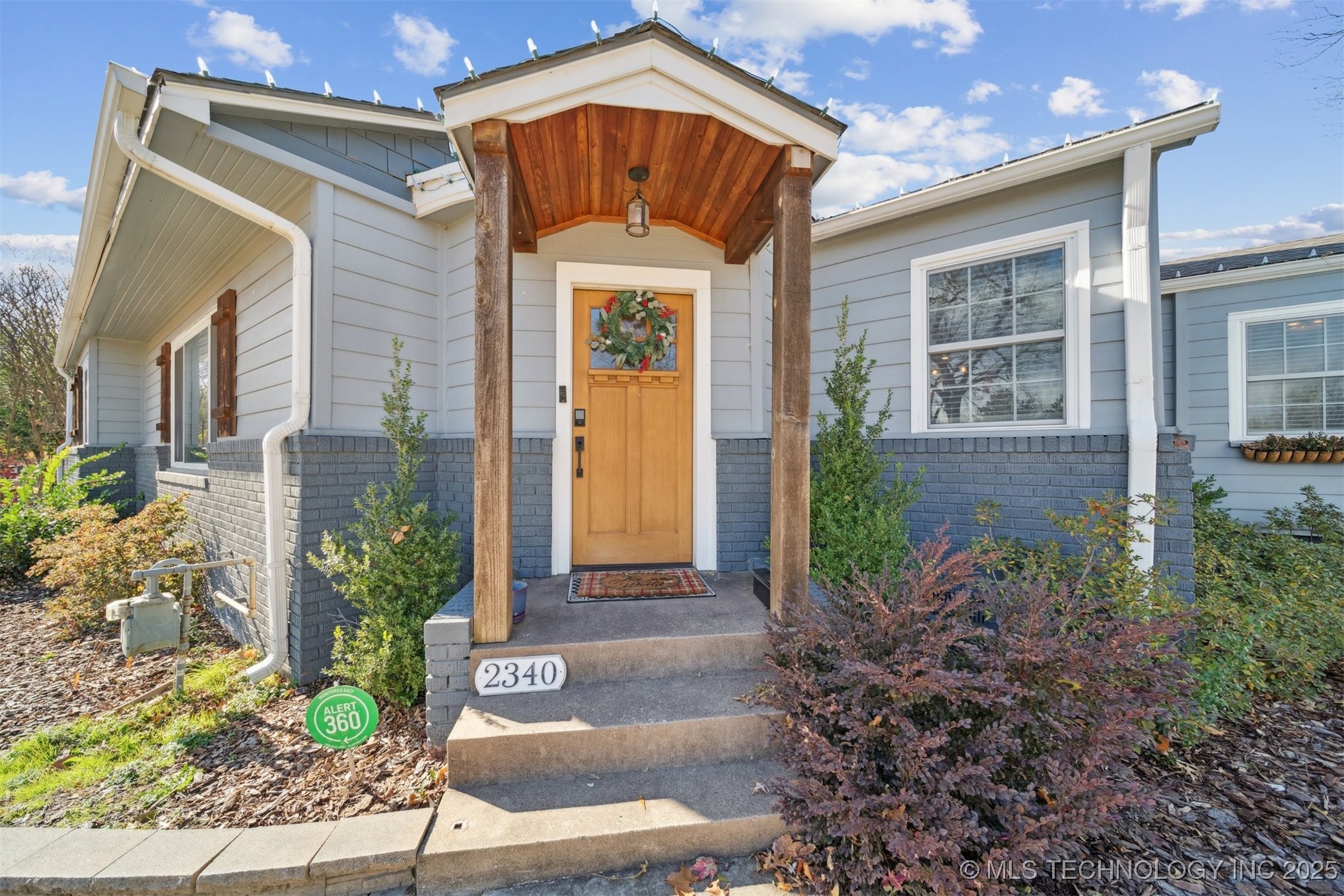 2340 S College Avenue S Property Photo 1