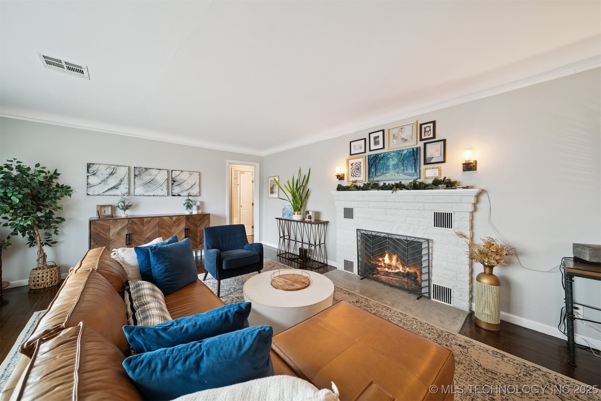 2340 S College Avenue S Property Photo 2