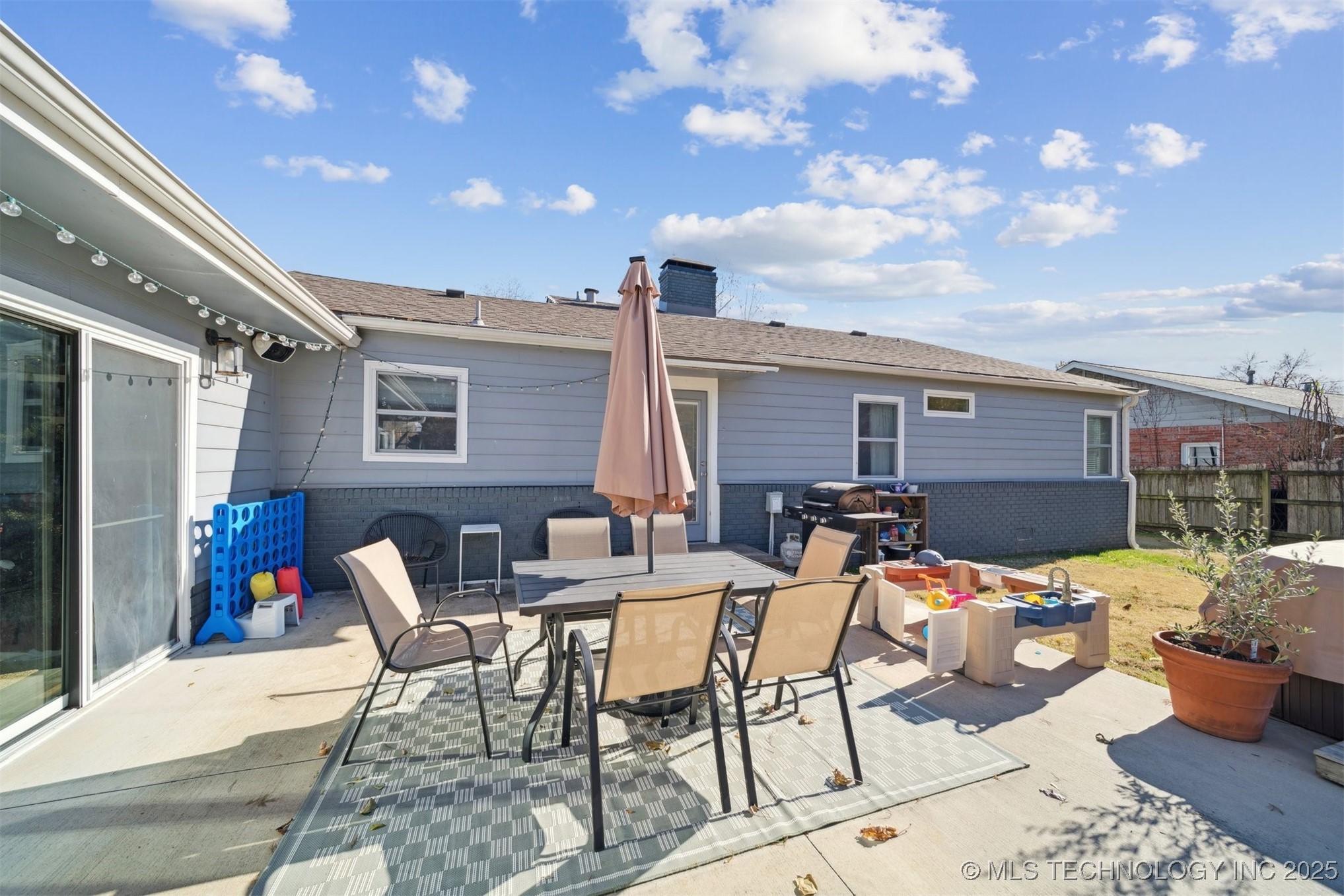 2340 S College Avenue S Property Photo 11