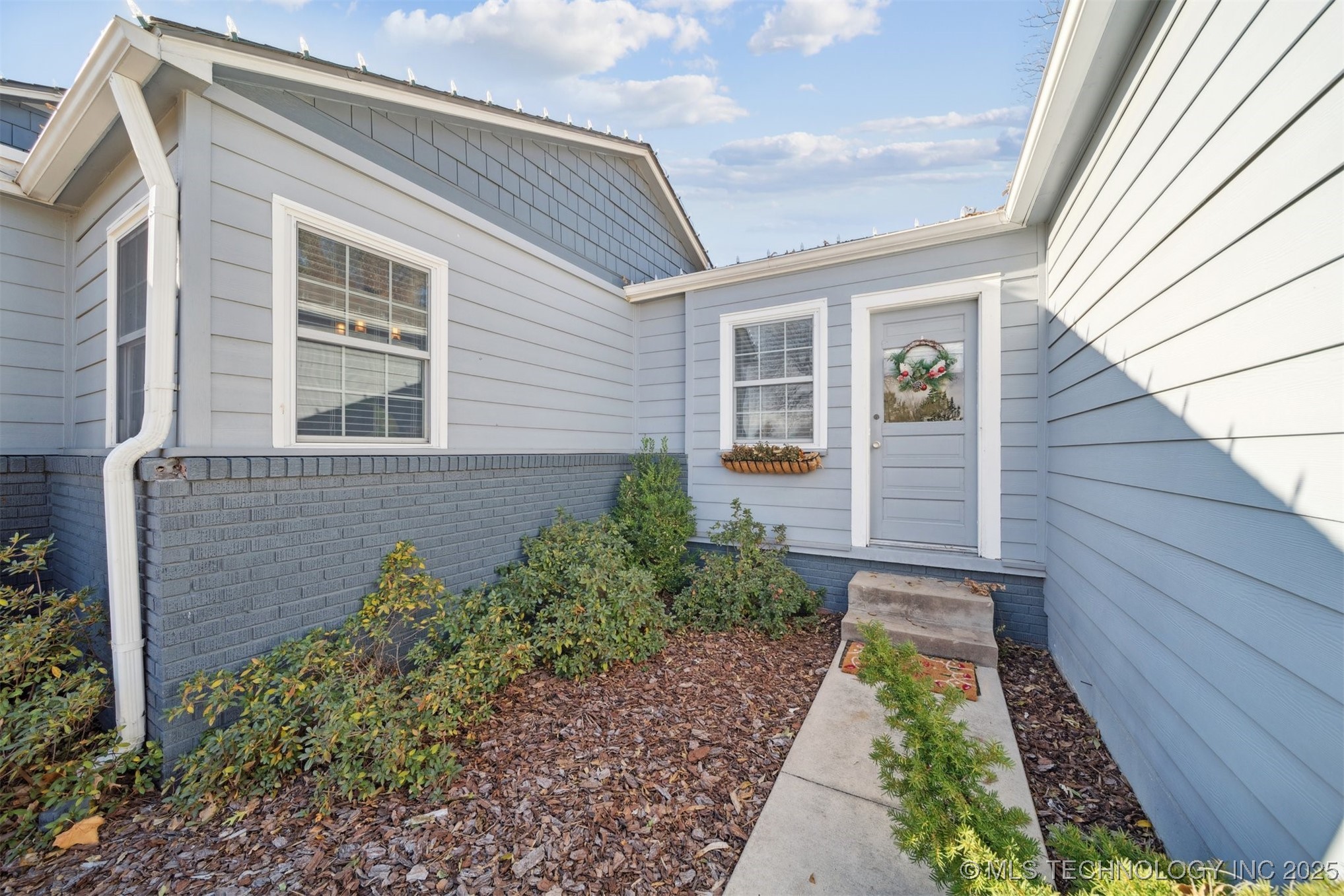 2340 S College Avenue S Property Photo 14