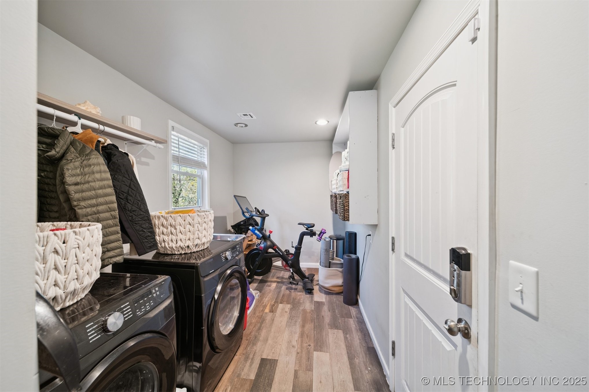 2340 S College Avenue S Property Photo 17