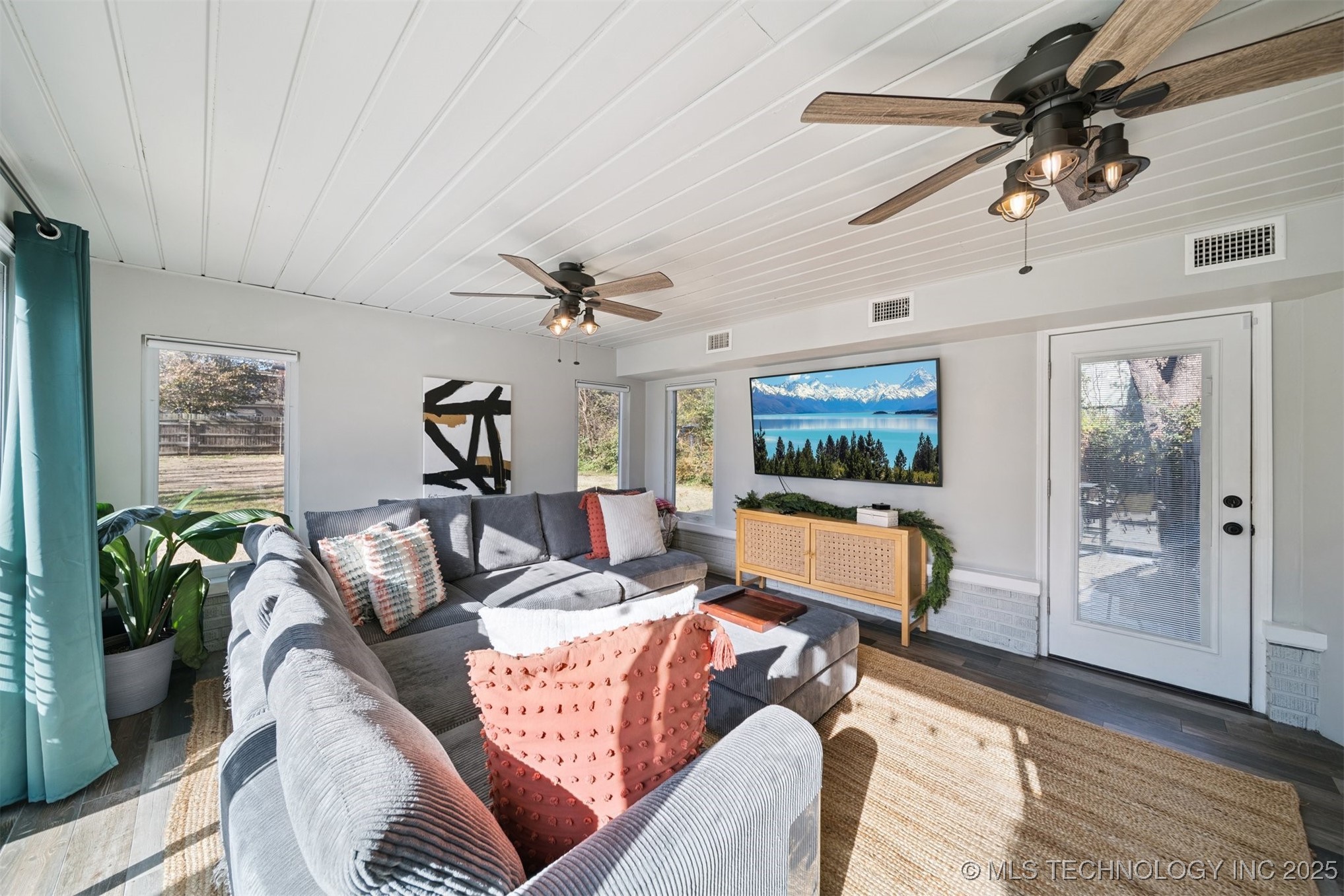 2340 S College Avenue S Property Photo 31