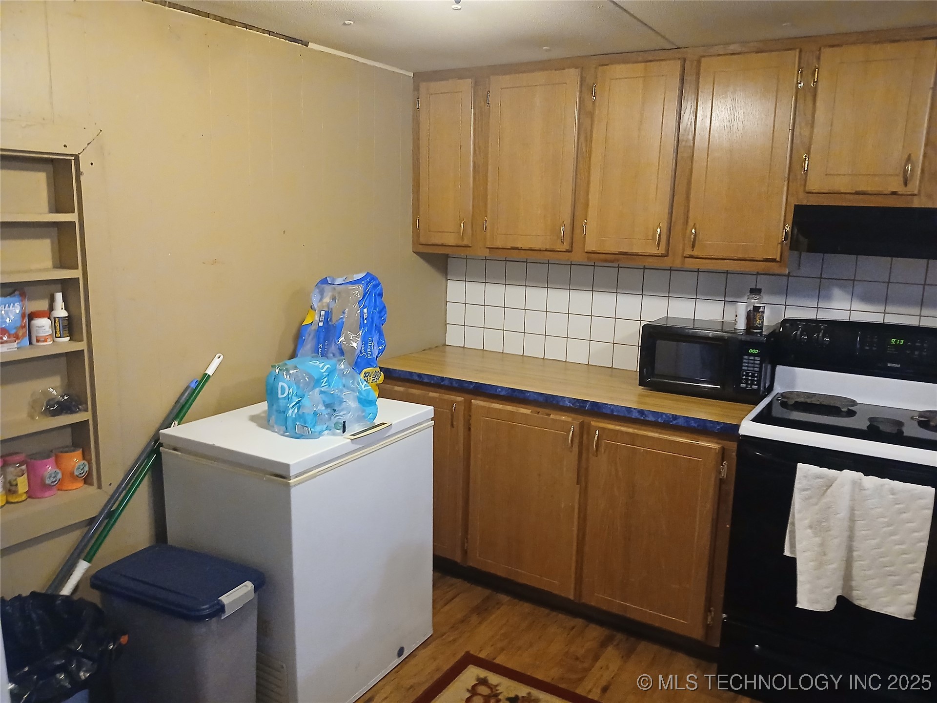 415299 E 1073 Road Property Photo 6
