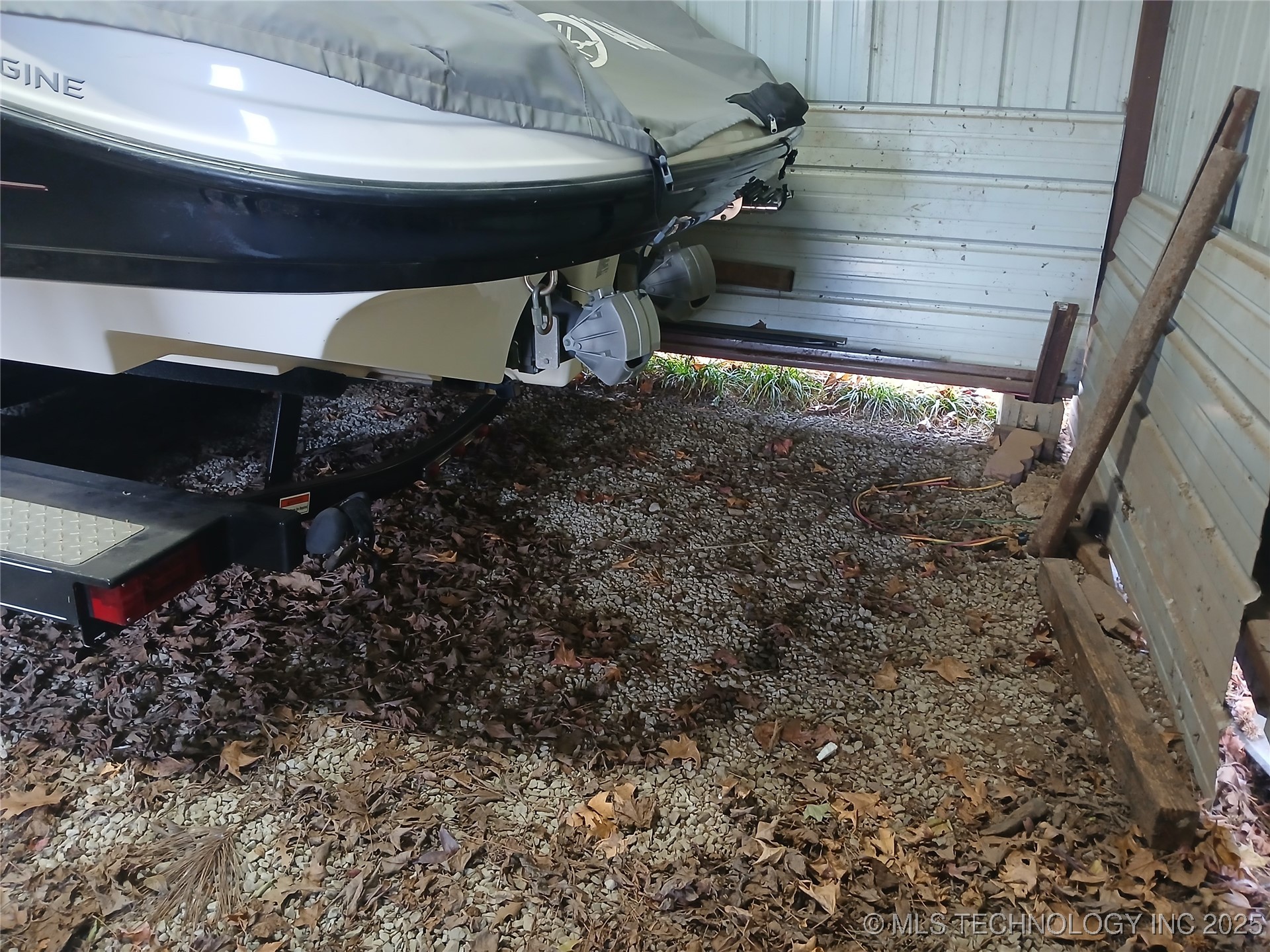 415299 E 1073 Road Property Photo 32