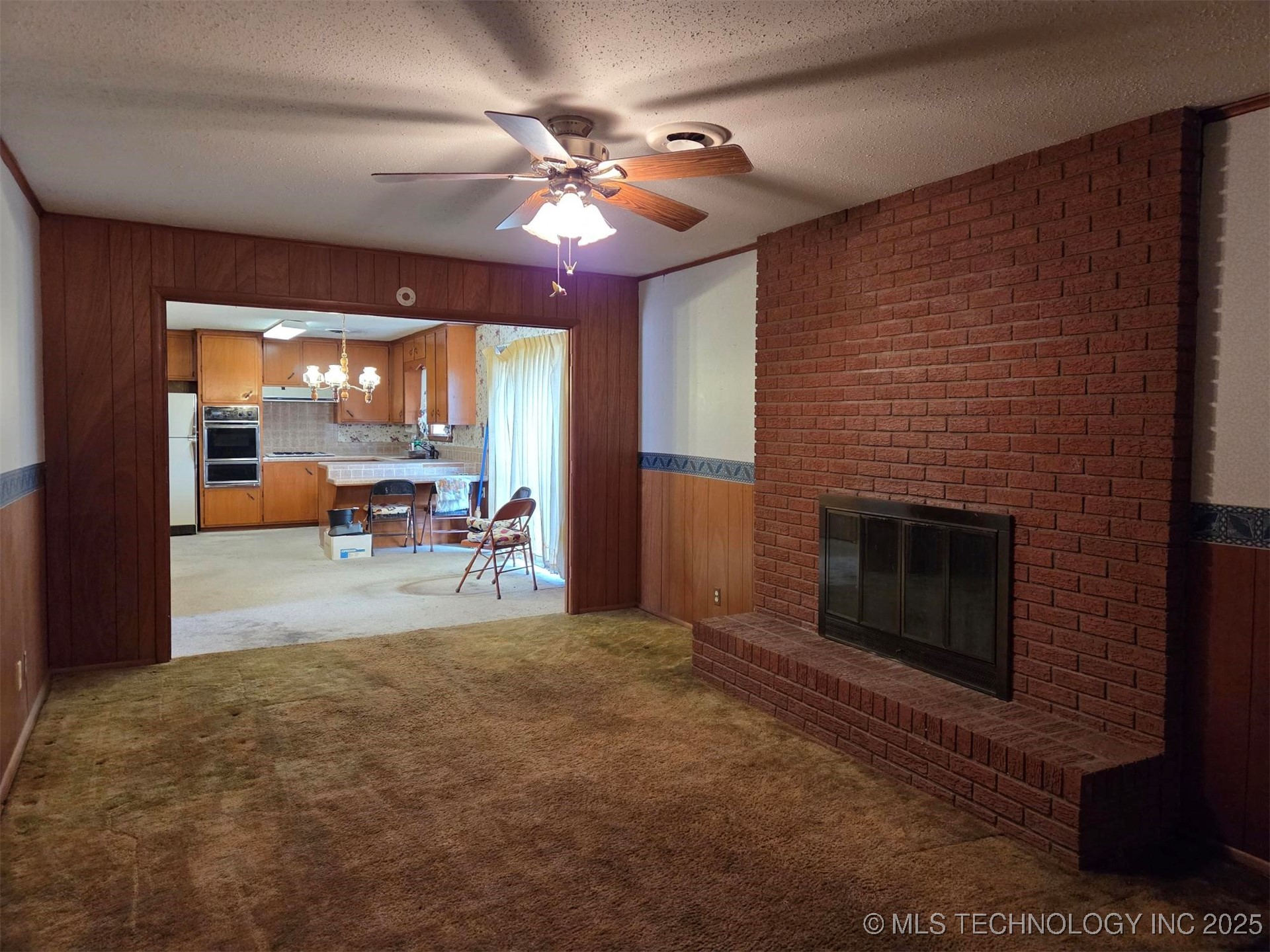 400 S Caney Street Property Photo 5