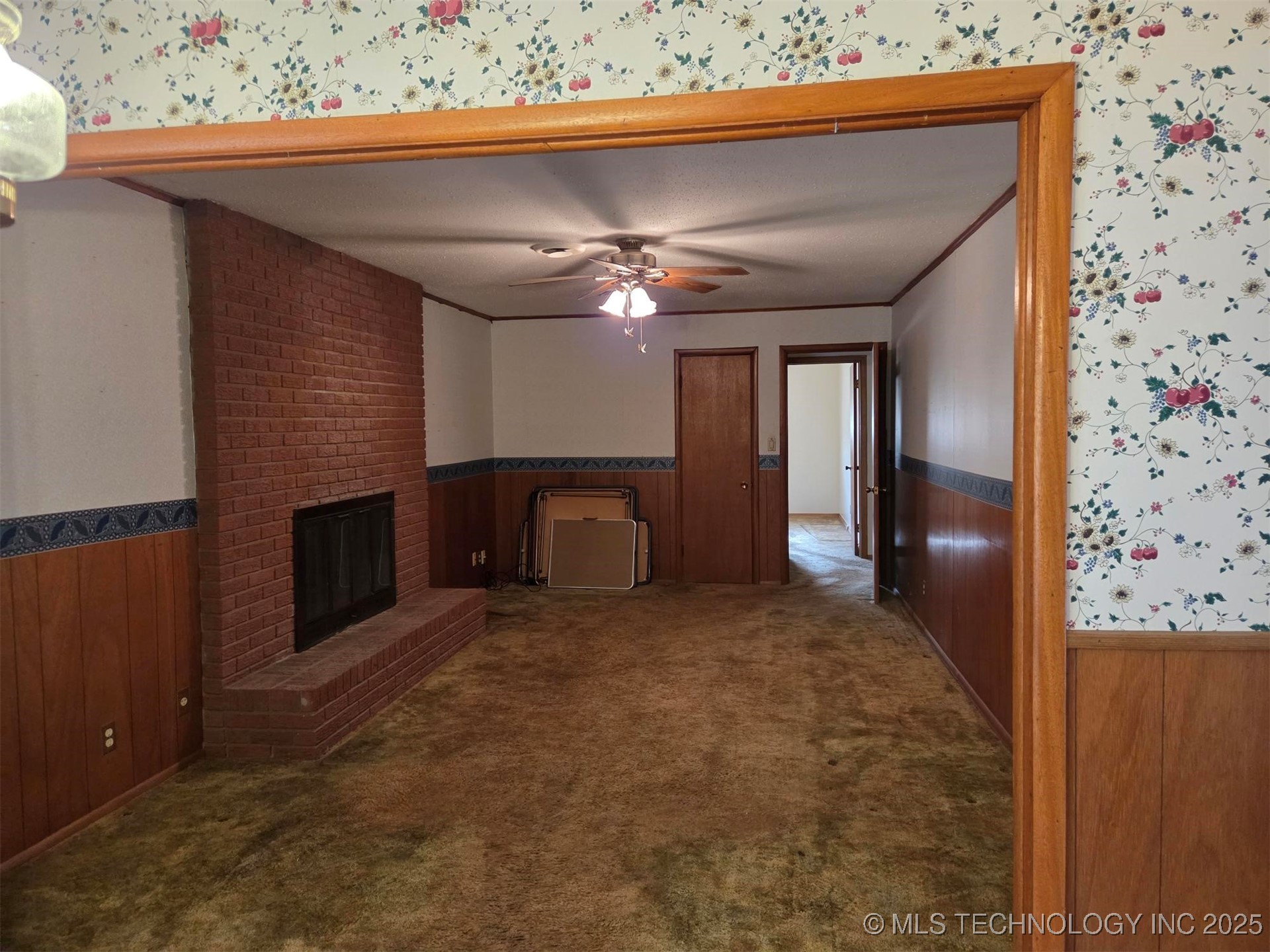 400 S Caney Street Property Photo 6