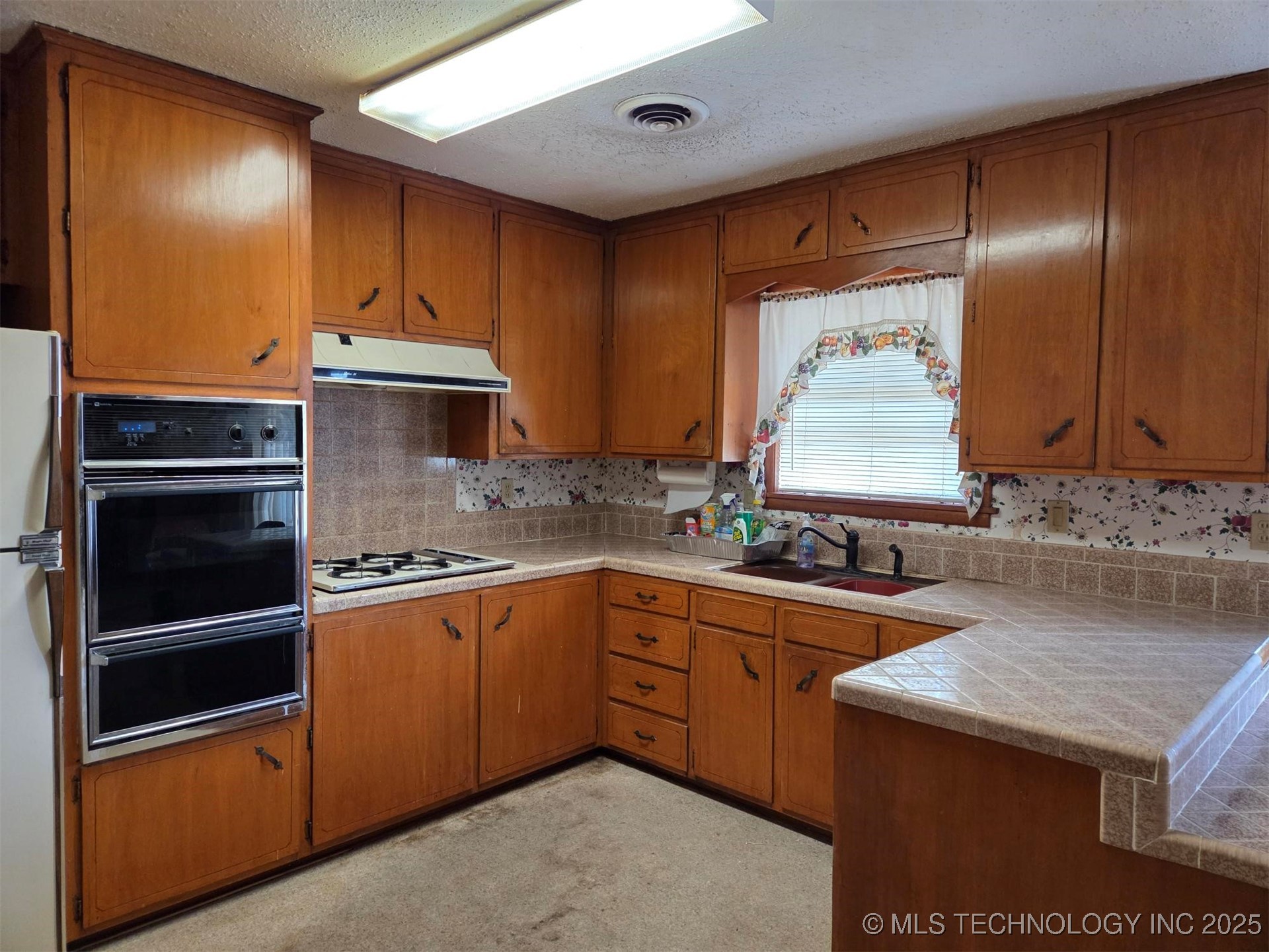 400 S Caney Street Property Photo 9