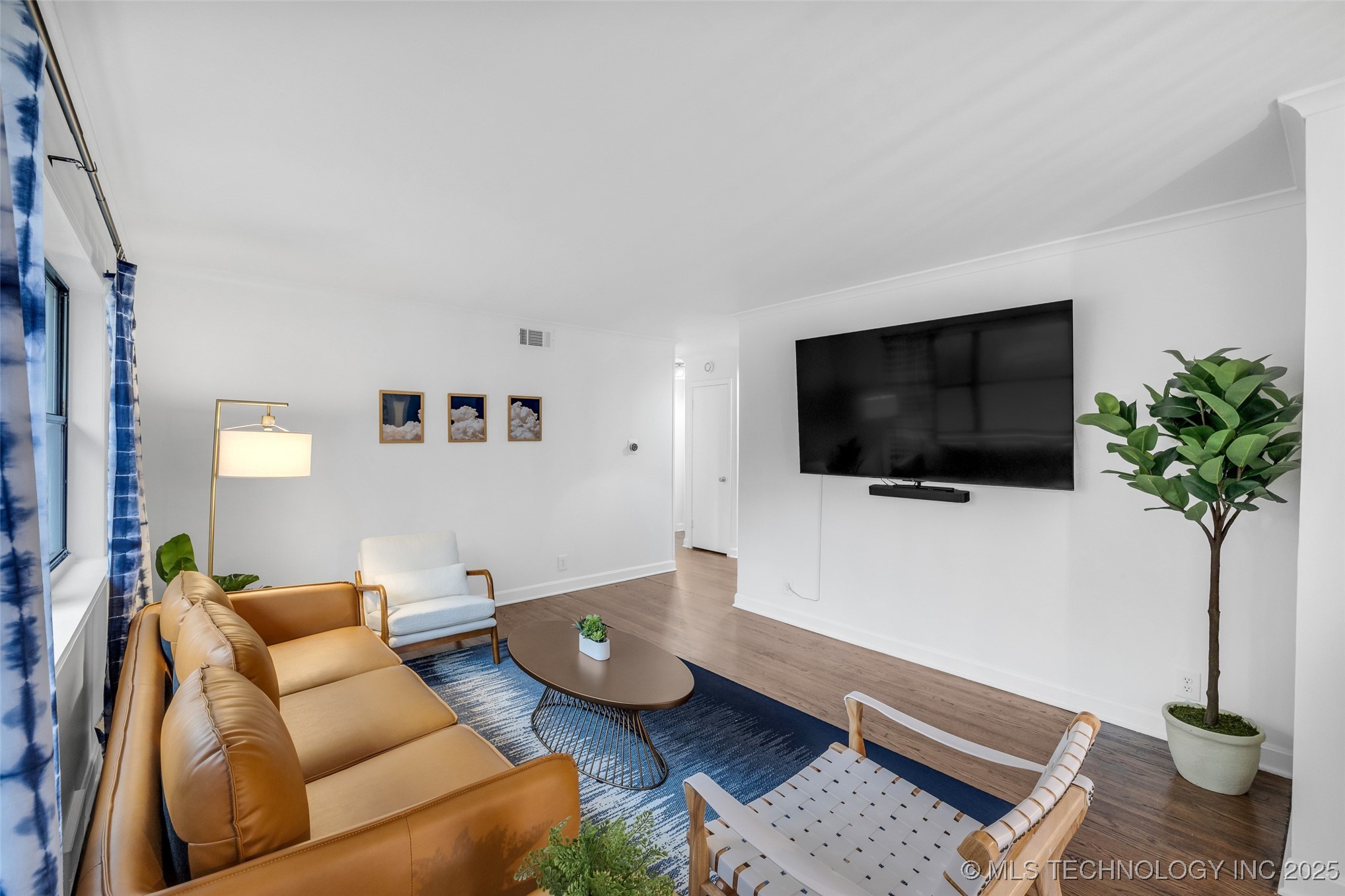 4513 E 25th Place Property Photo 6