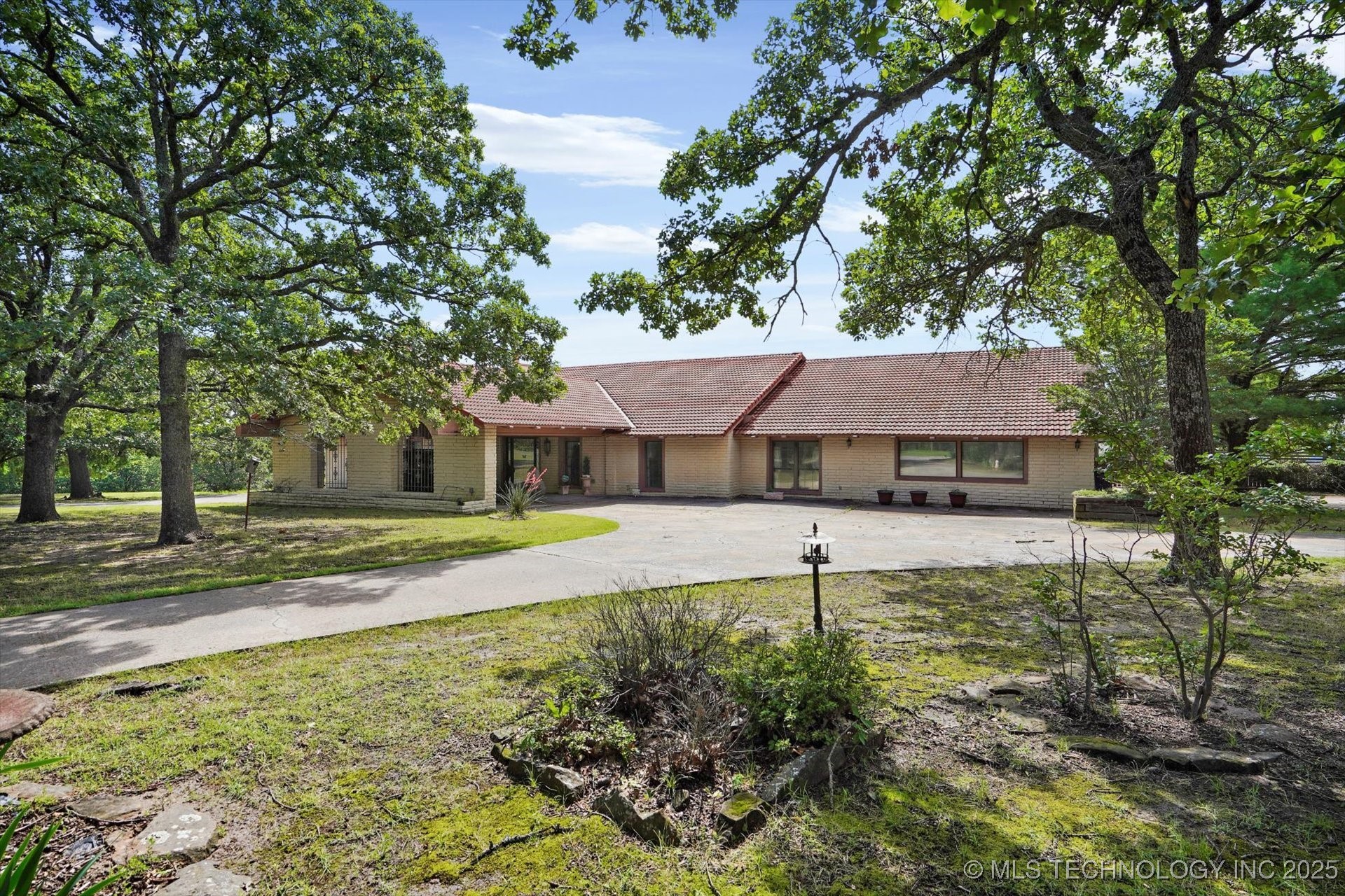 17331 S 174th Avenue E Property Photo 4