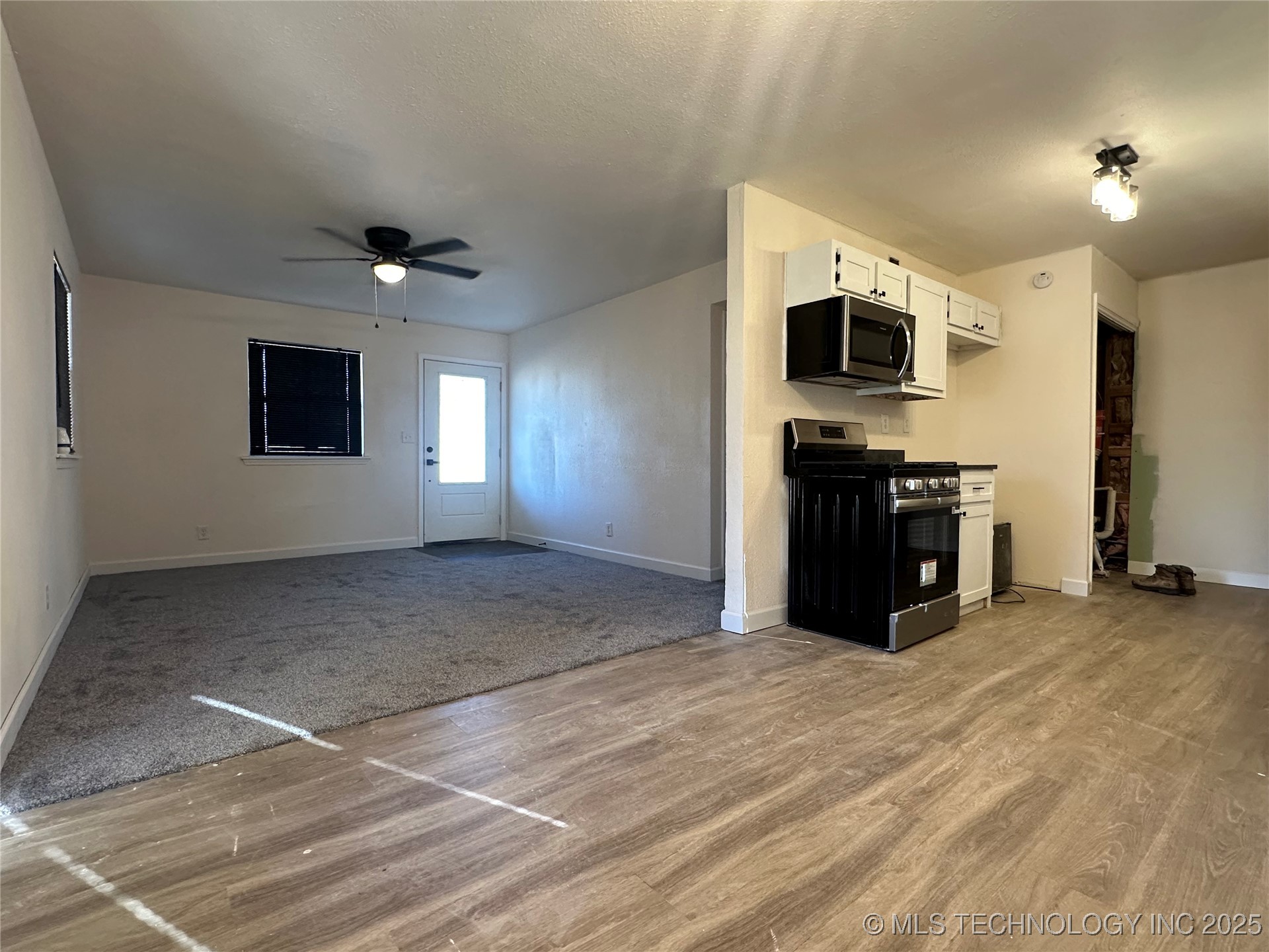 1500 E 3rd Street Property Photo 8