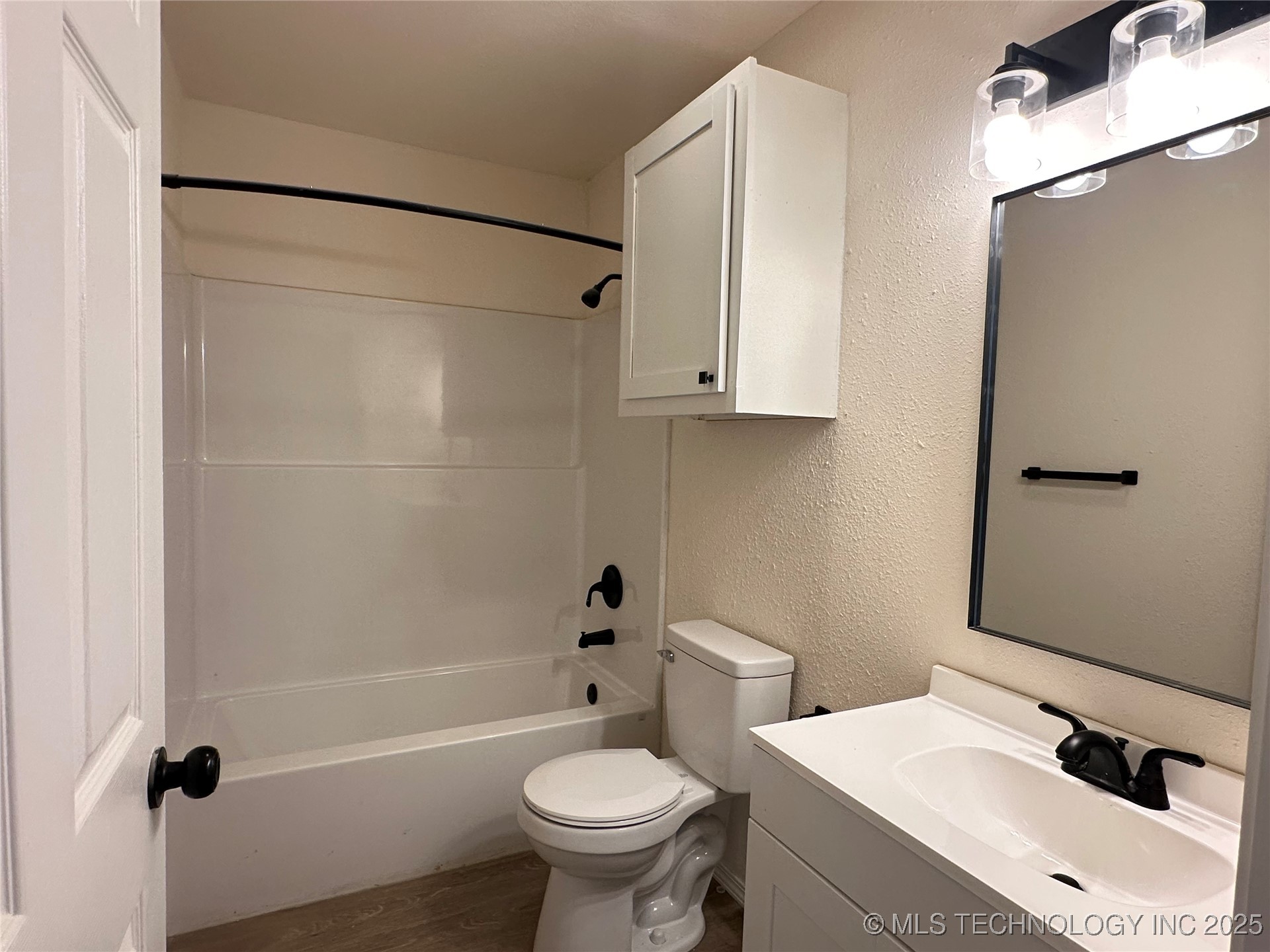 1500 E 3rd Street Property Photo 12