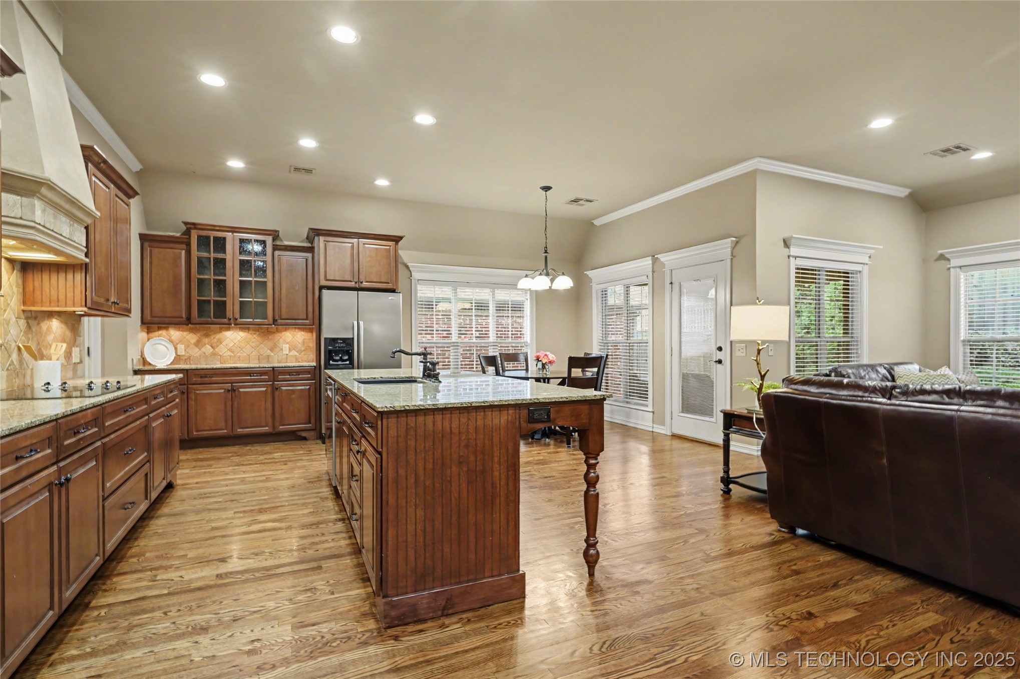 10928 S 77th East Place Property Photo 4