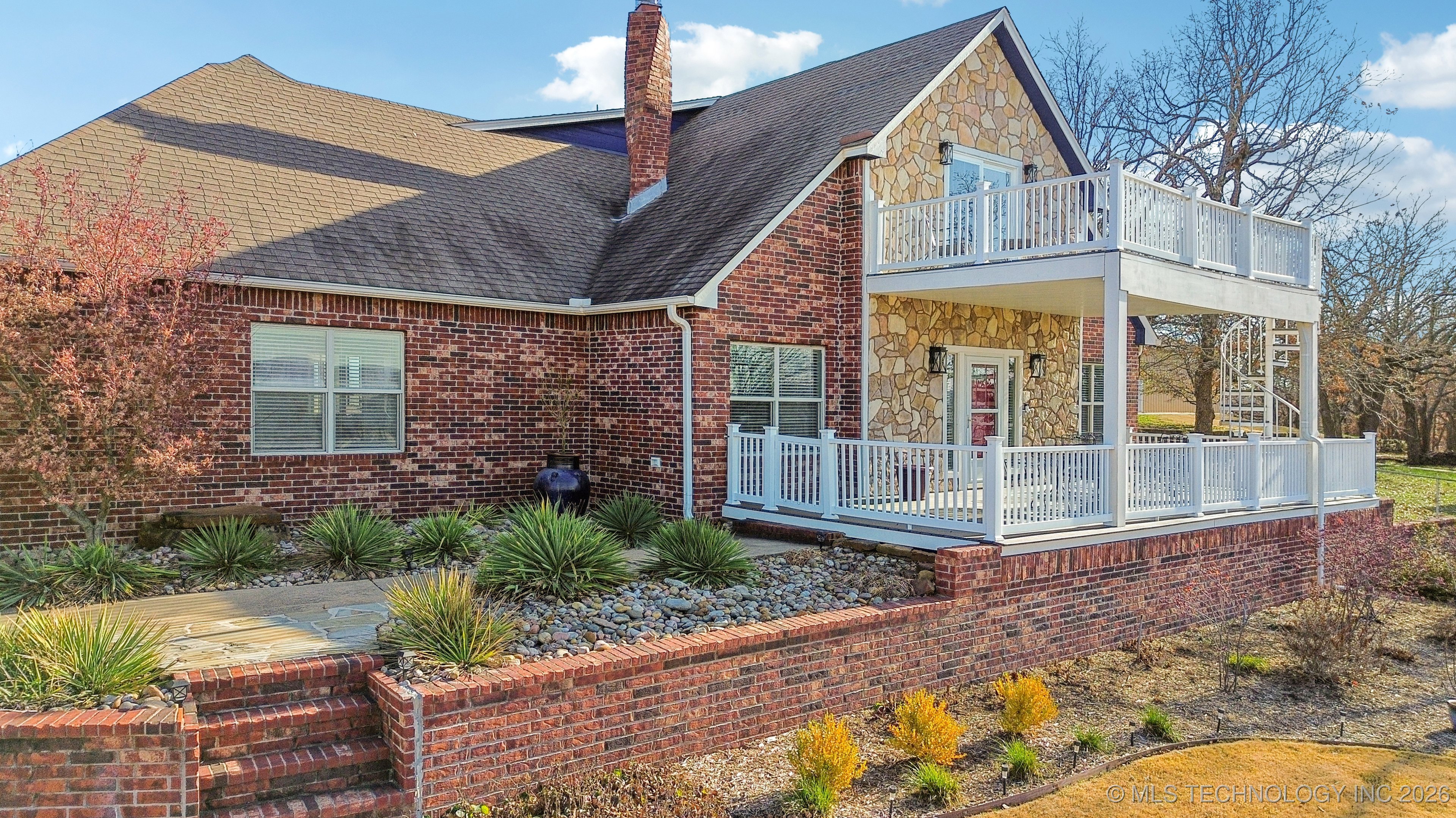 13443 Wells Drive Property Photo 3