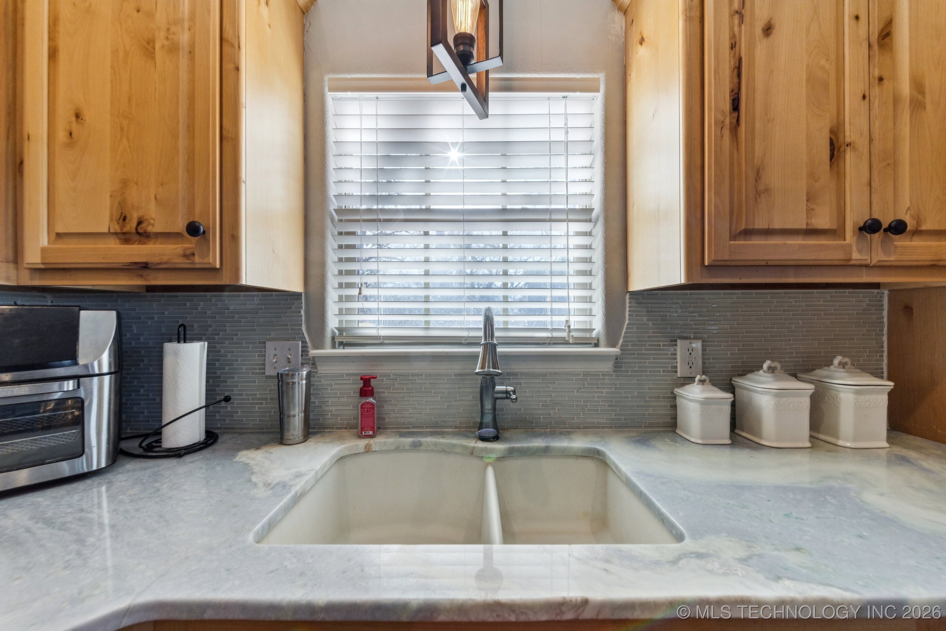 13443 Wells Drive Property Photo 17